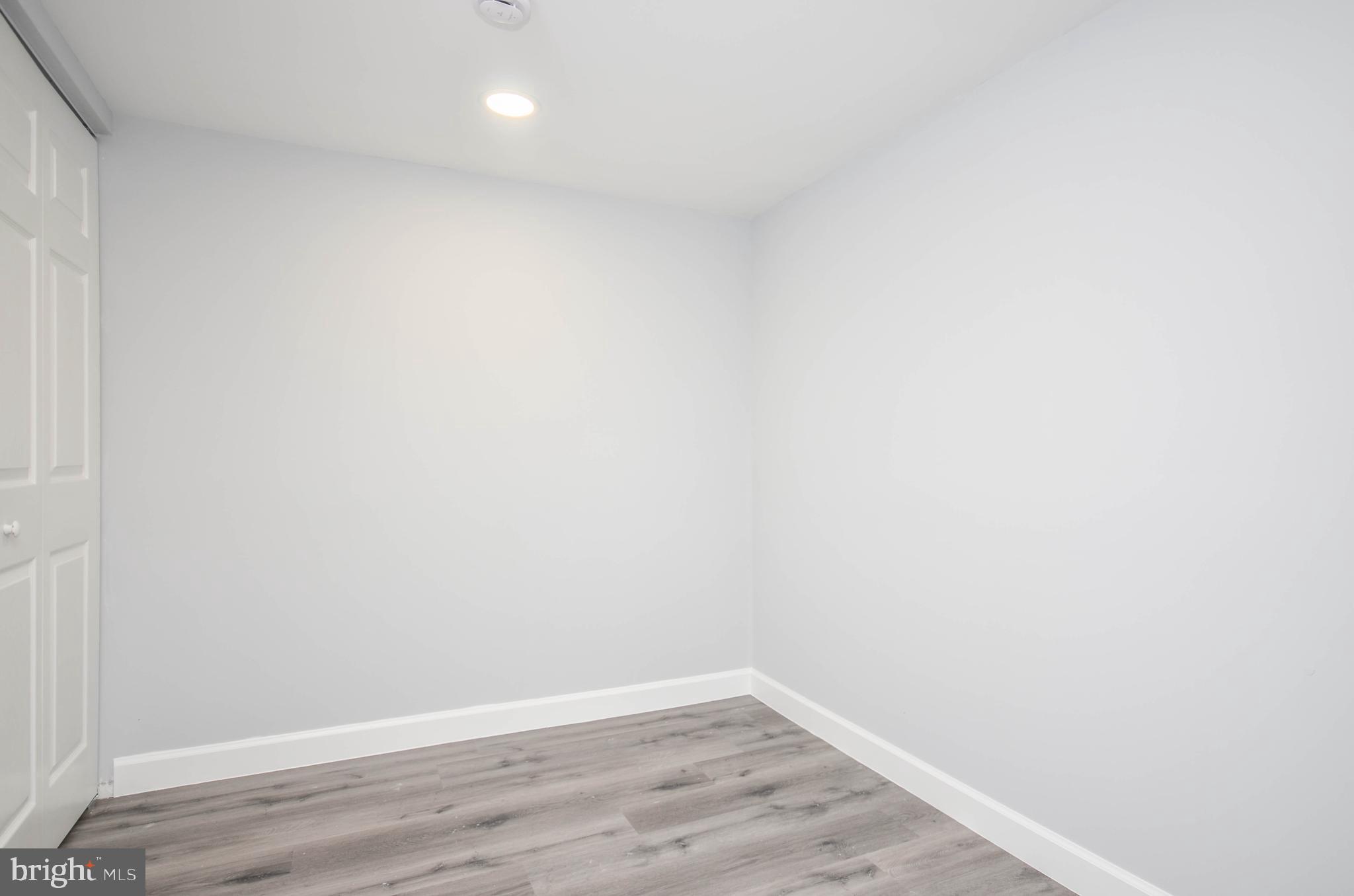 ADELPHI KNOLLS - Residential