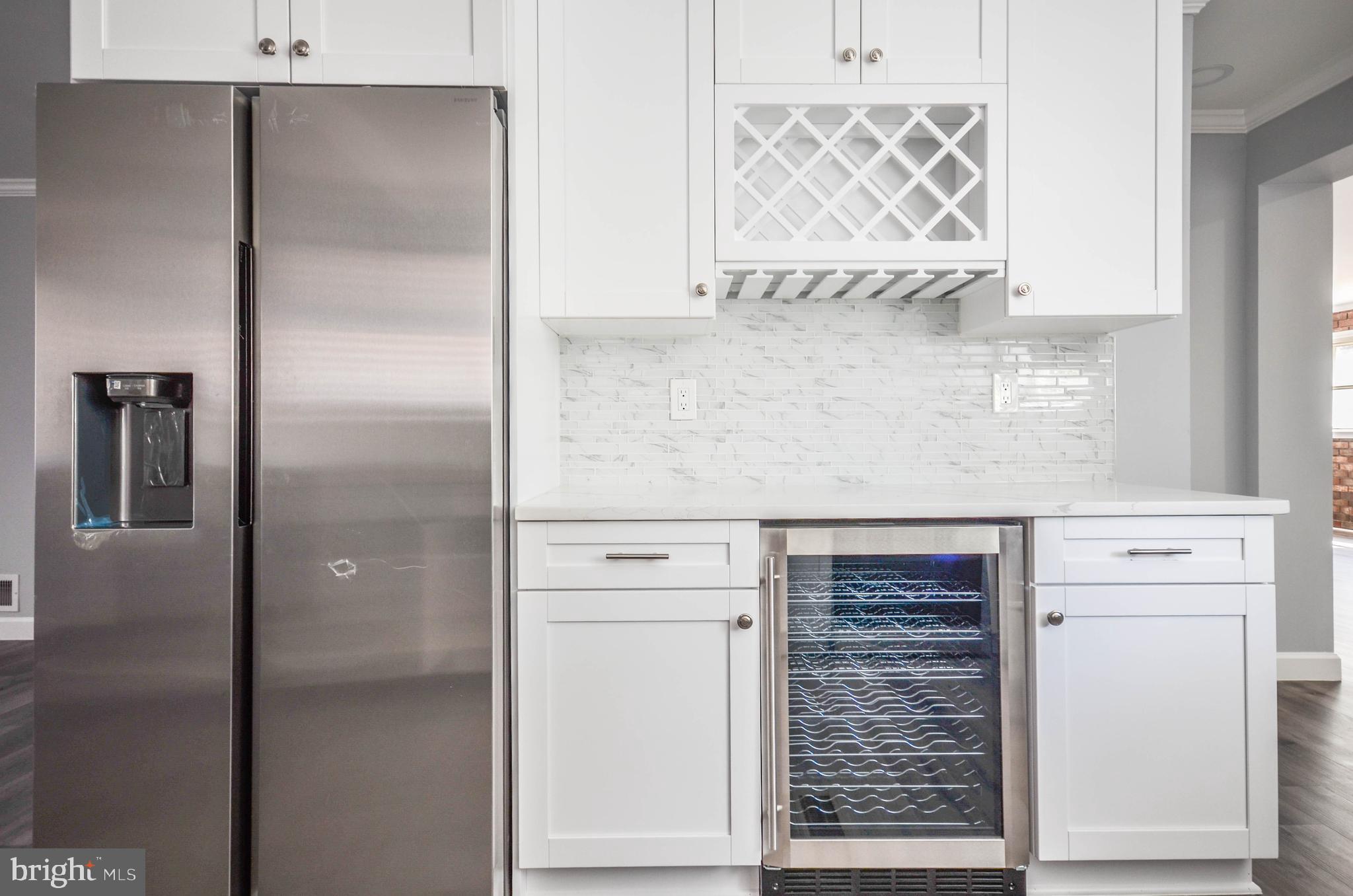 ADELPHI KNOLLS - Residential