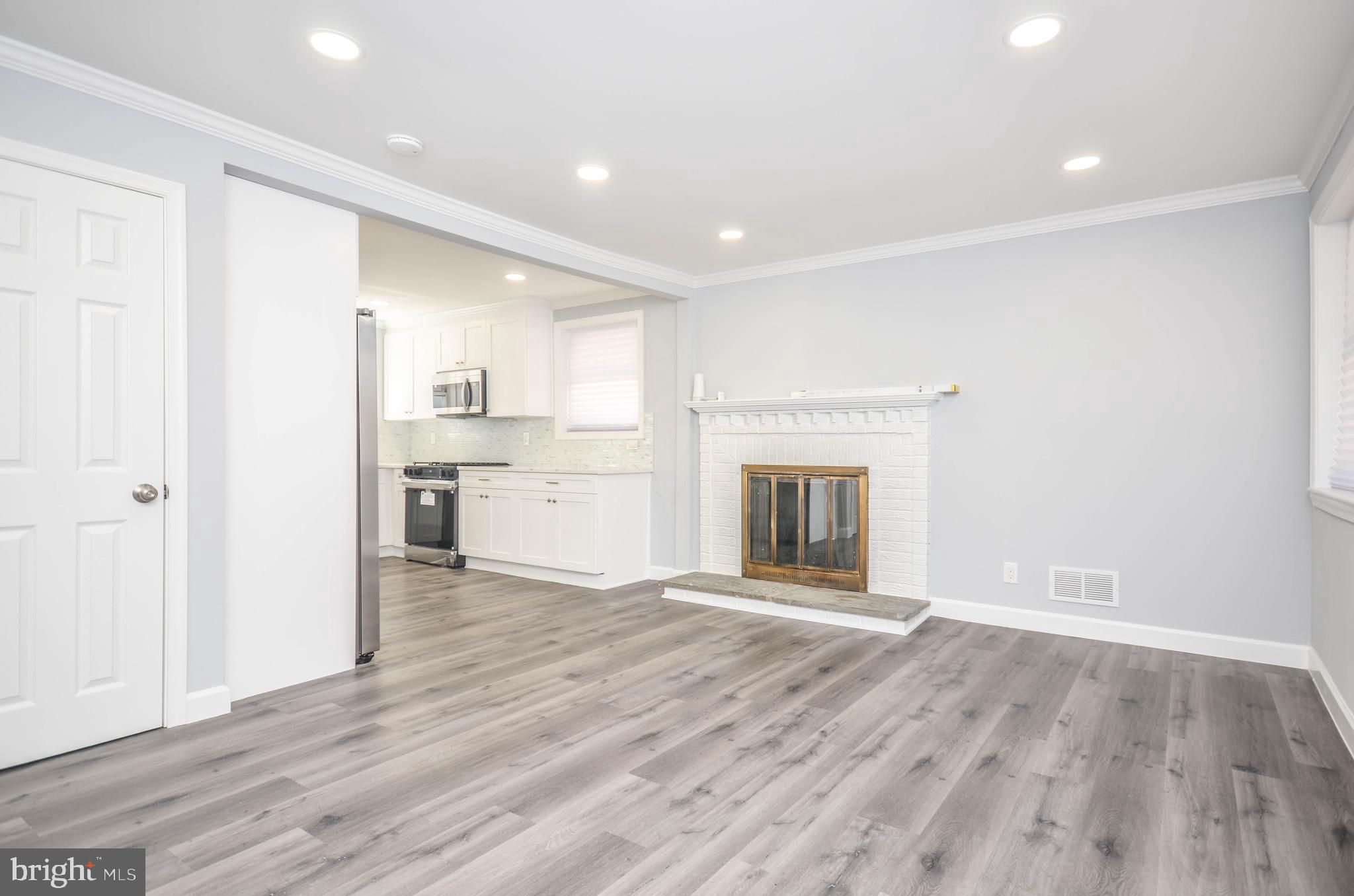 ADELPHI KNOLLS - Residential