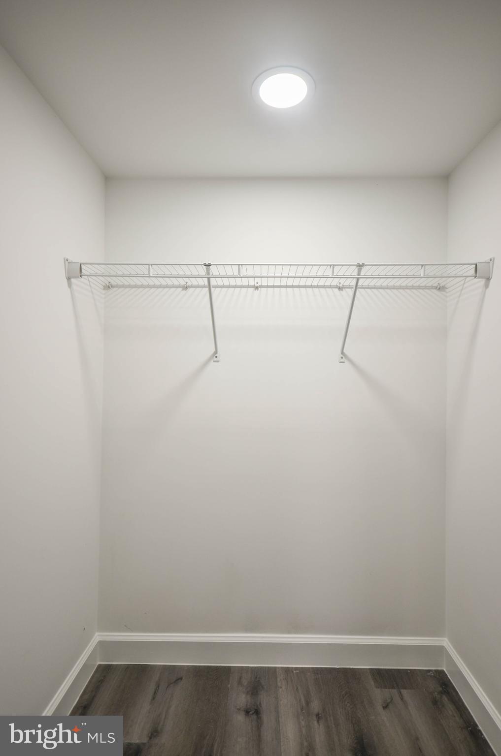 ADELPHI KNOLLS - Residential