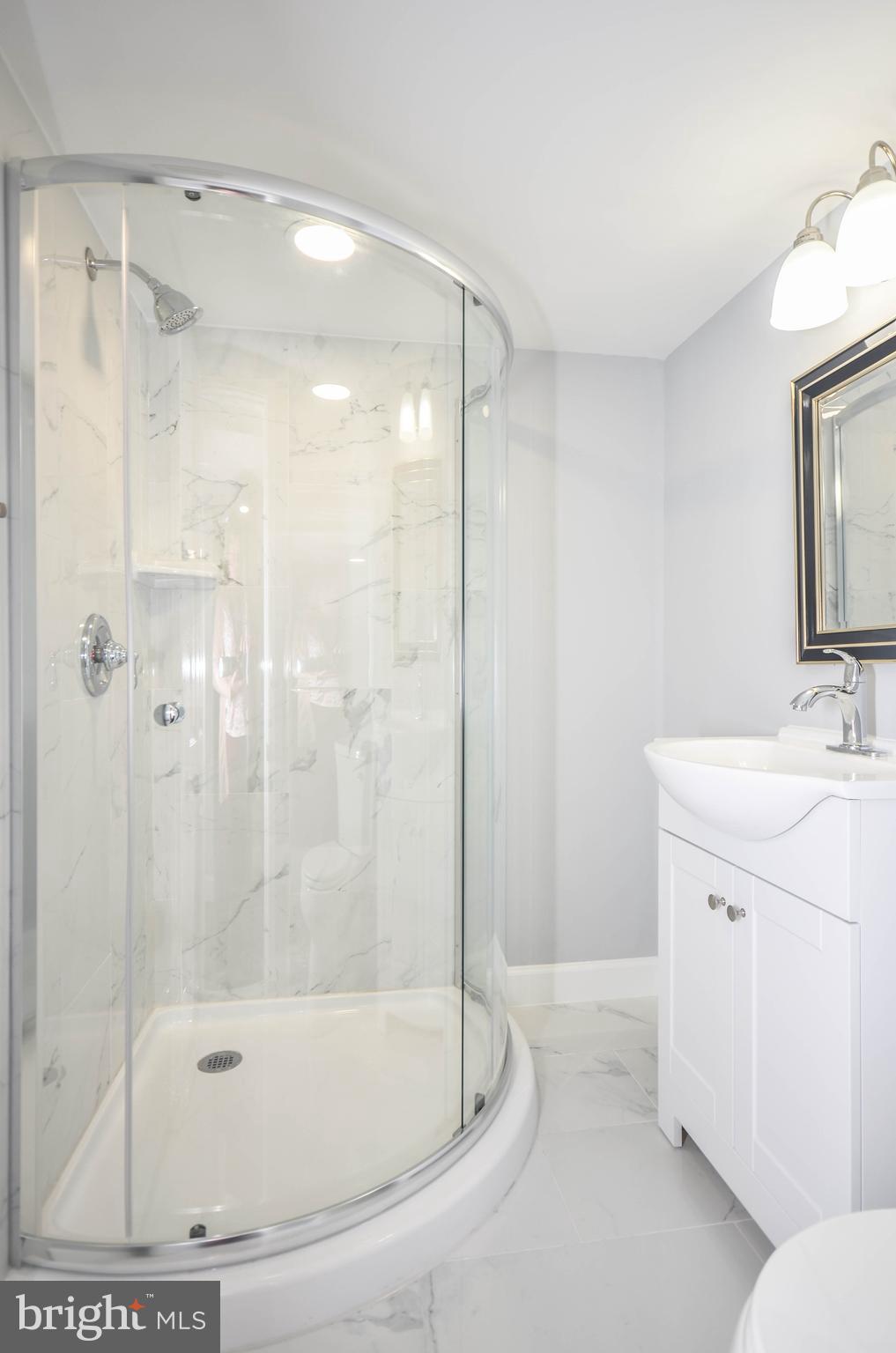 ADELPHI KNOLLS - Residential