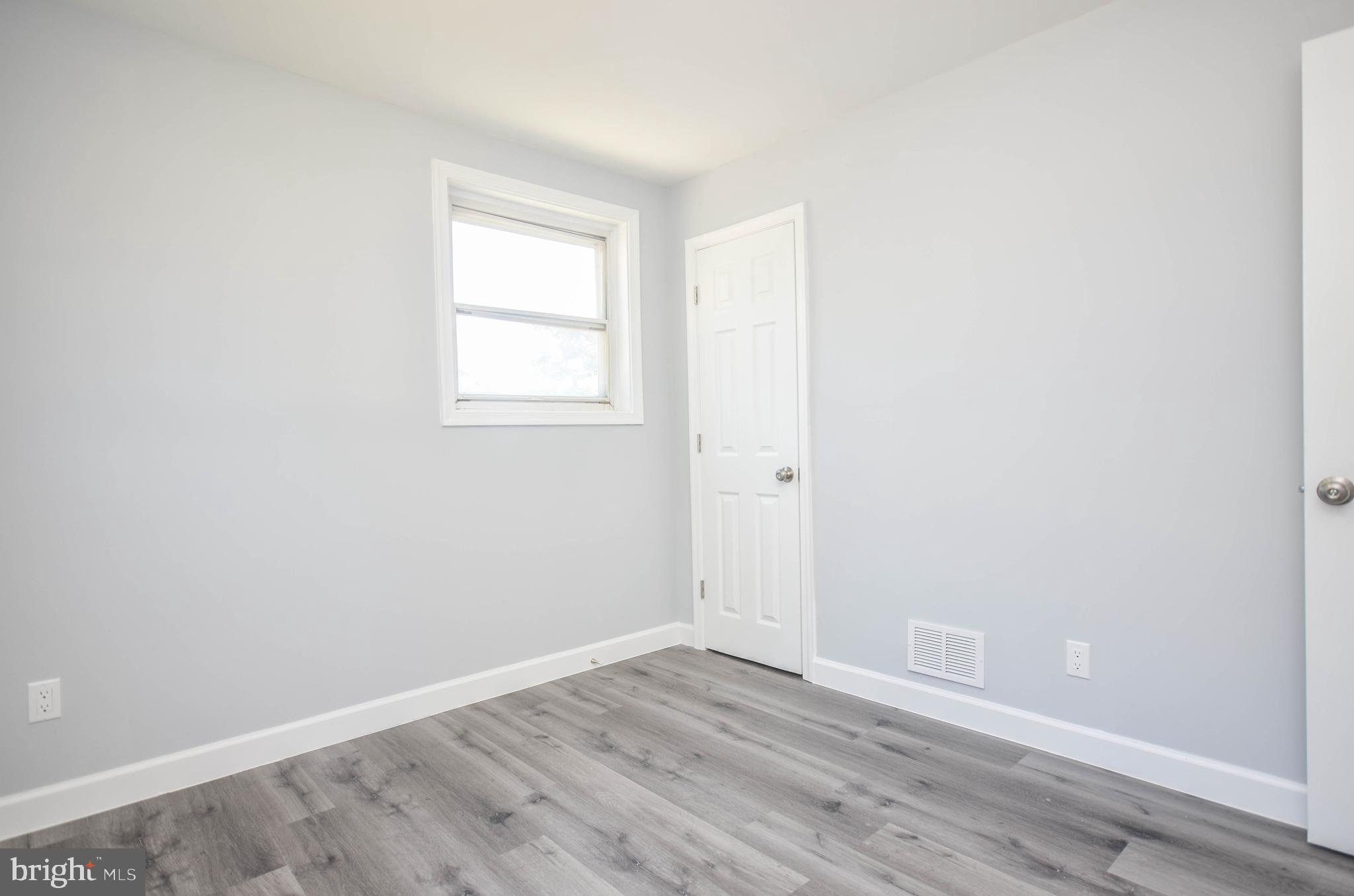 ADELPHI KNOLLS - Residential