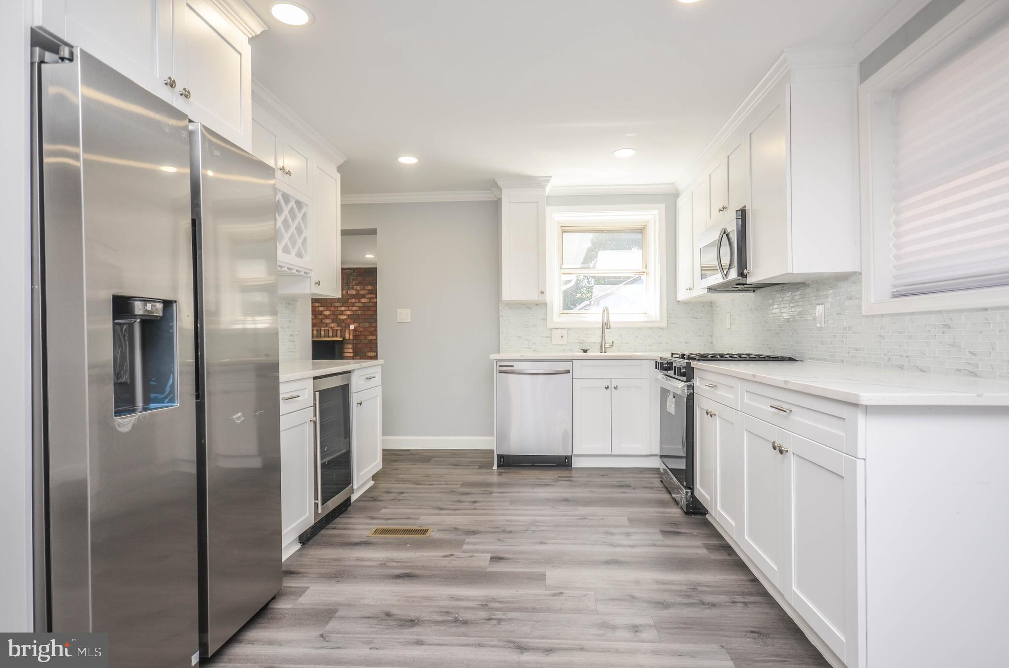 ADELPHI KNOLLS - Residential