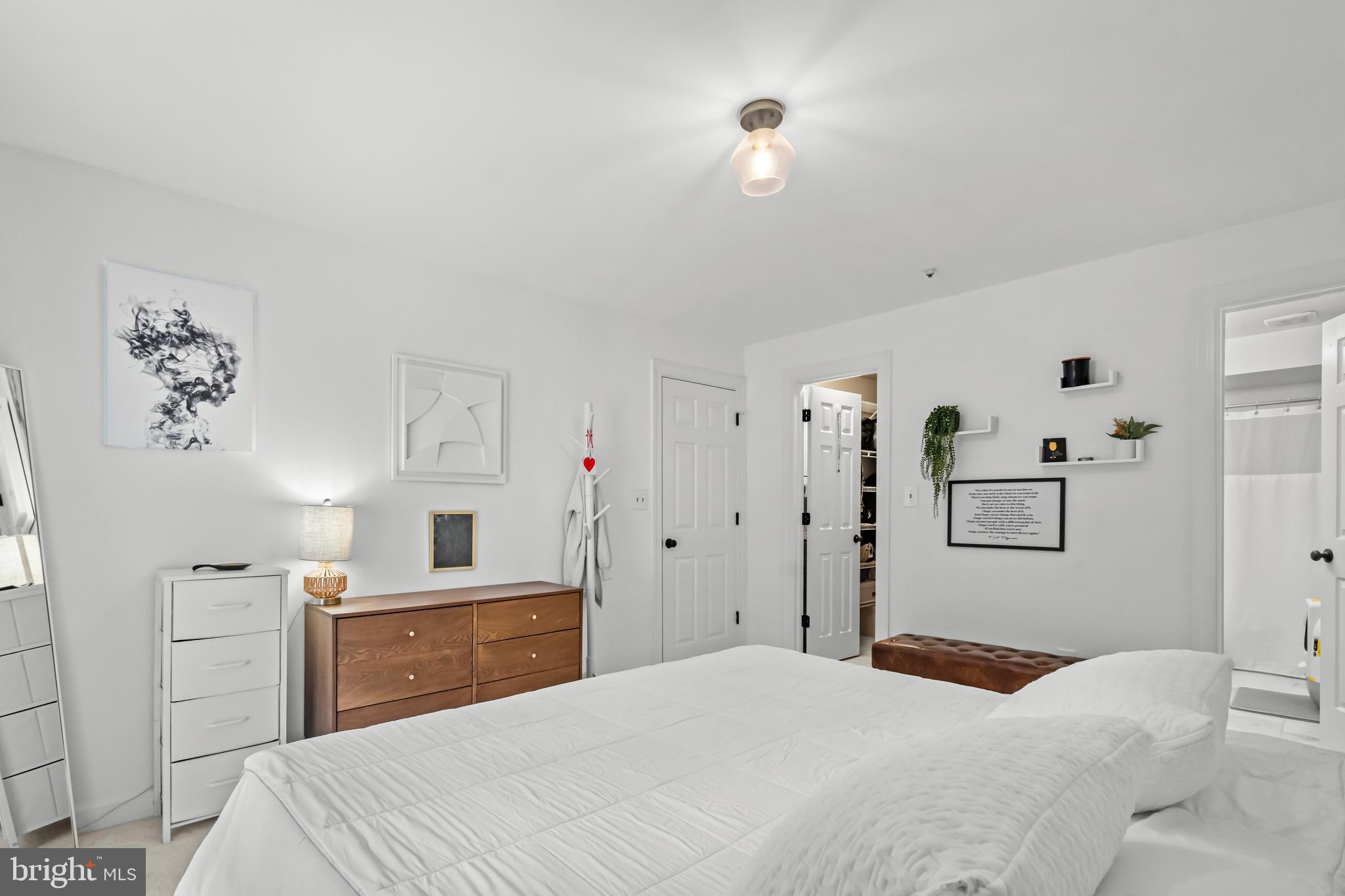 FAIRFIELD HOUSE - Residential