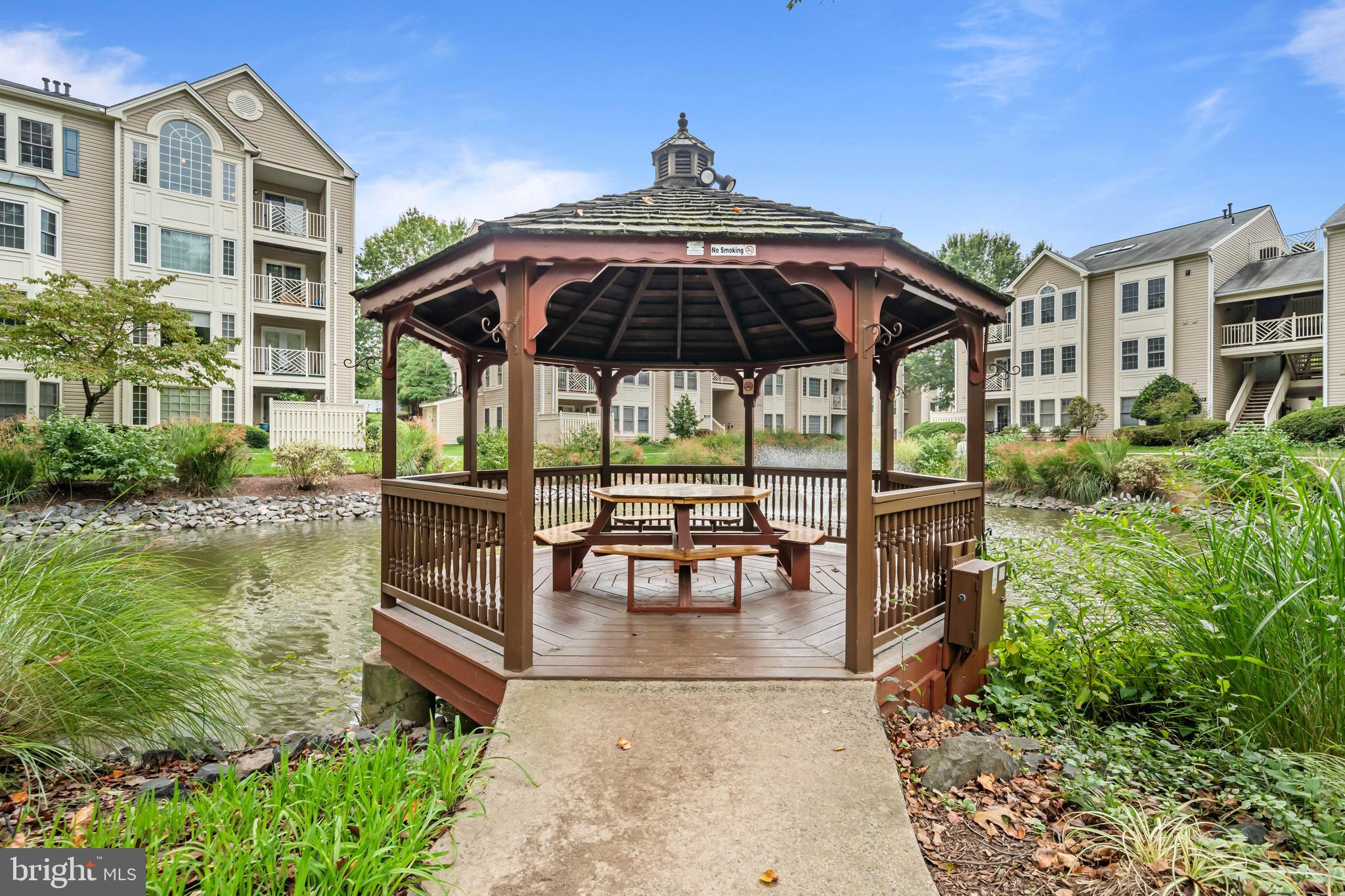 FAIRFIELD HOUSE - Residential