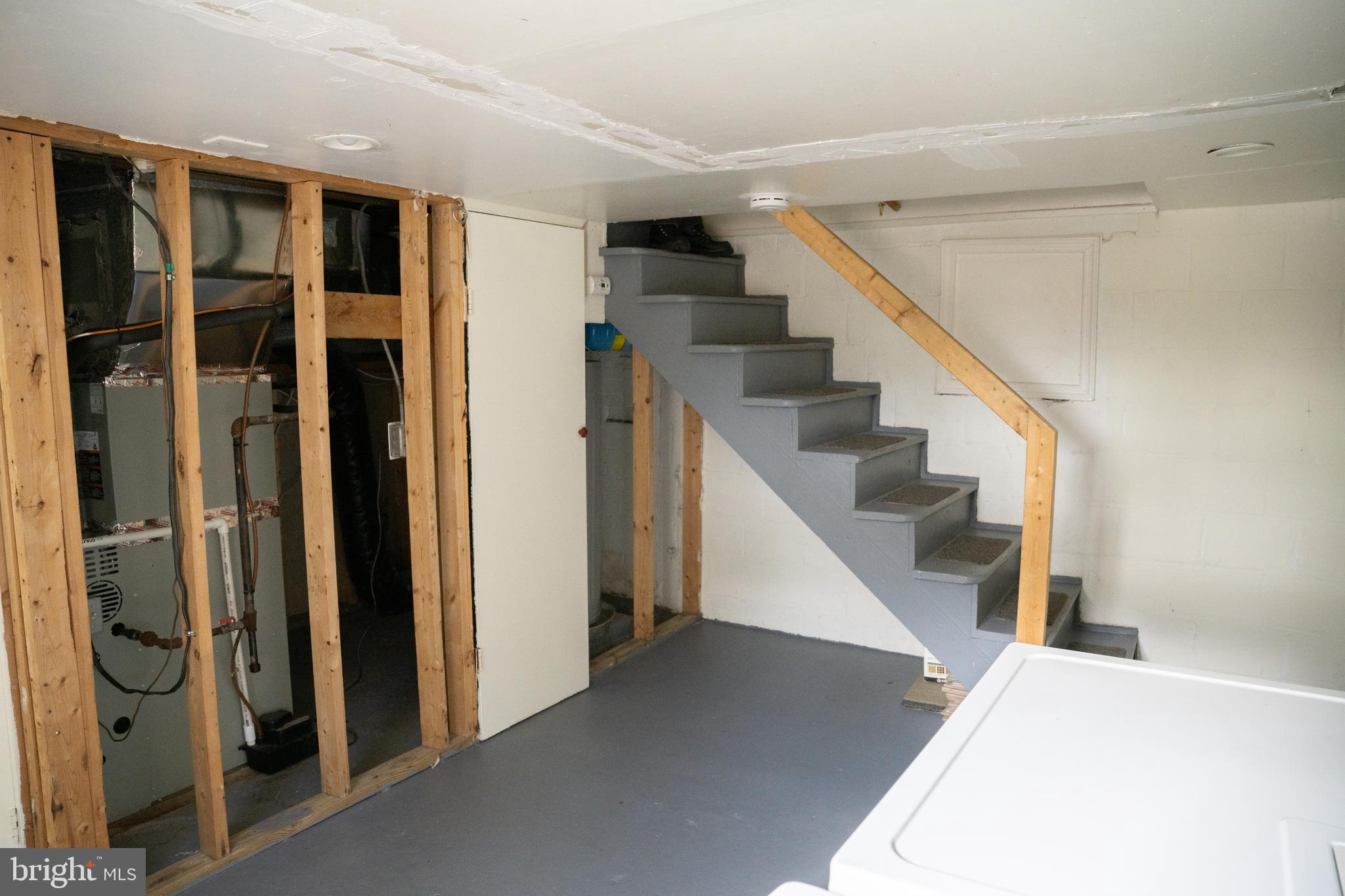 GROVETON HEIGHTS - Residential Lease
