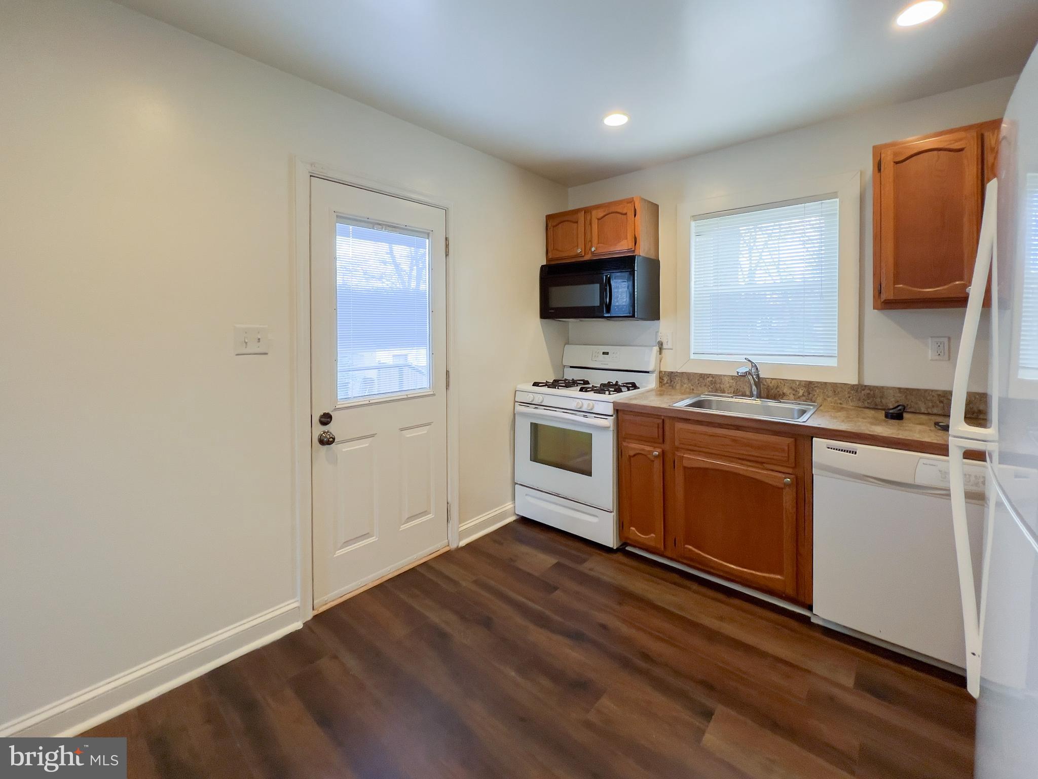 GROVETON HEIGHTS - Residential Lease