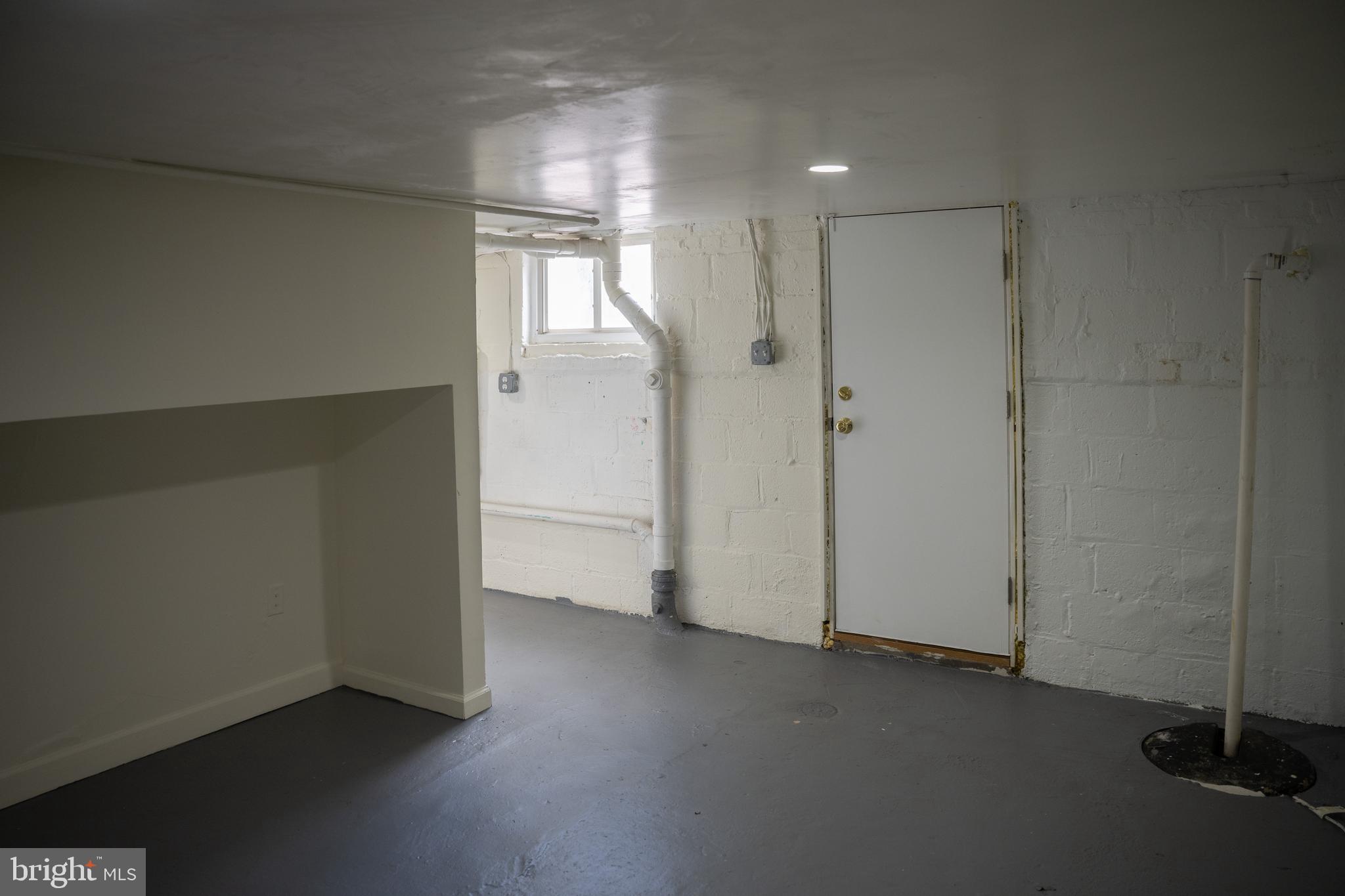 GROVETON HEIGHTS - Residential Lease