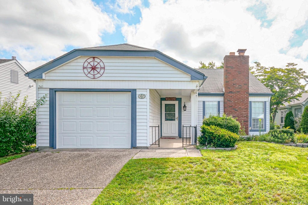 Photo of 987 Westminster Drive N, SOUTHAMPTON, NJ 08088 (MLS # NJBL2116150)