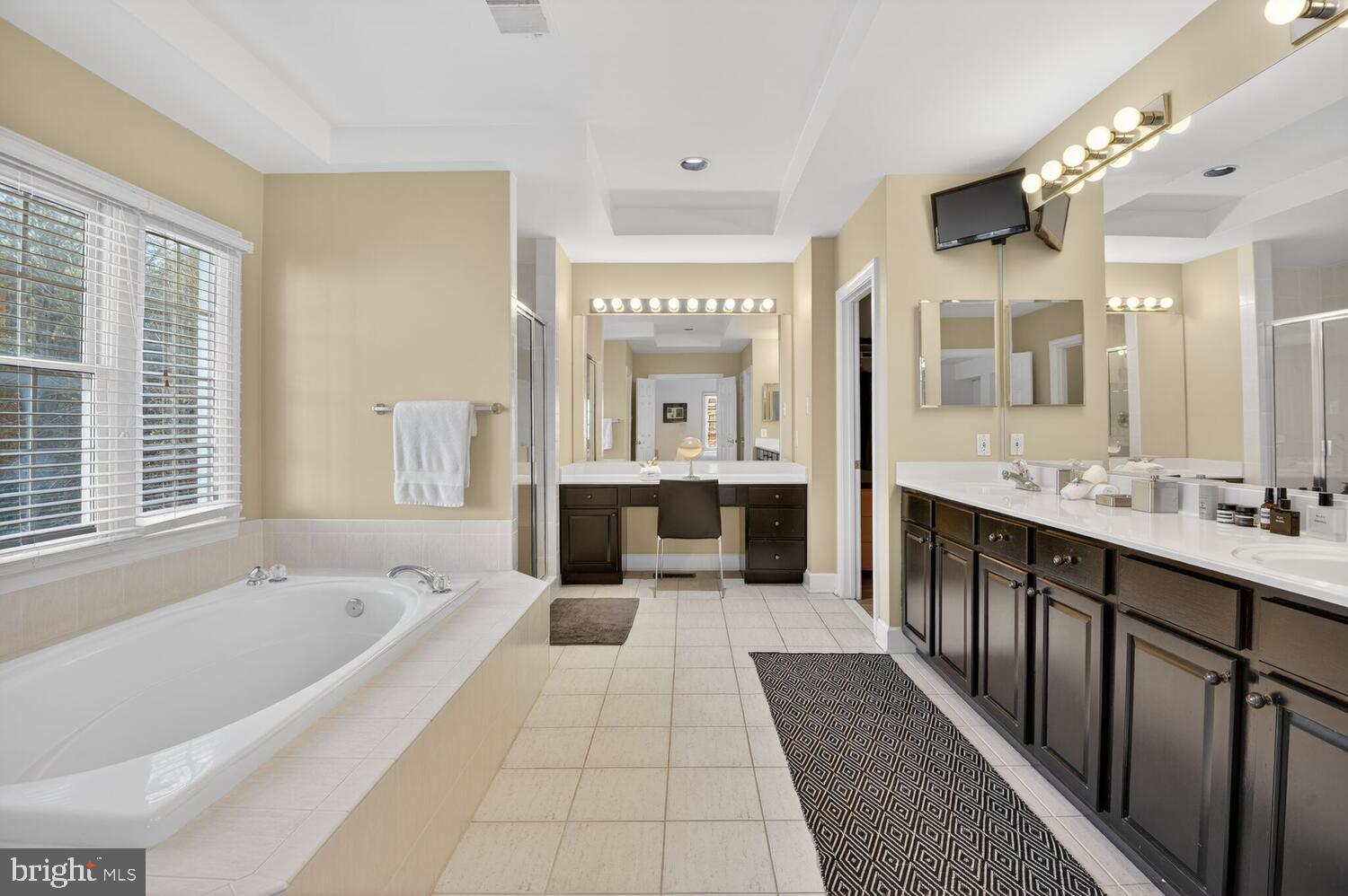 KENTLANDS - Residential