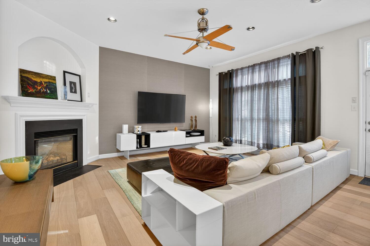 KENTLANDS - Residential