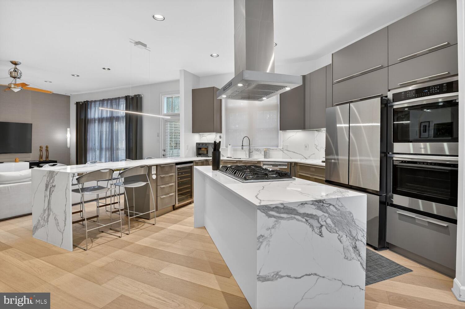 KENTLANDS - Residential