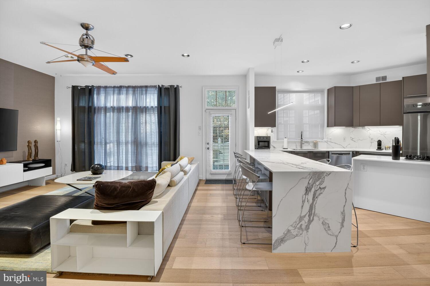 KENTLANDS - Residential