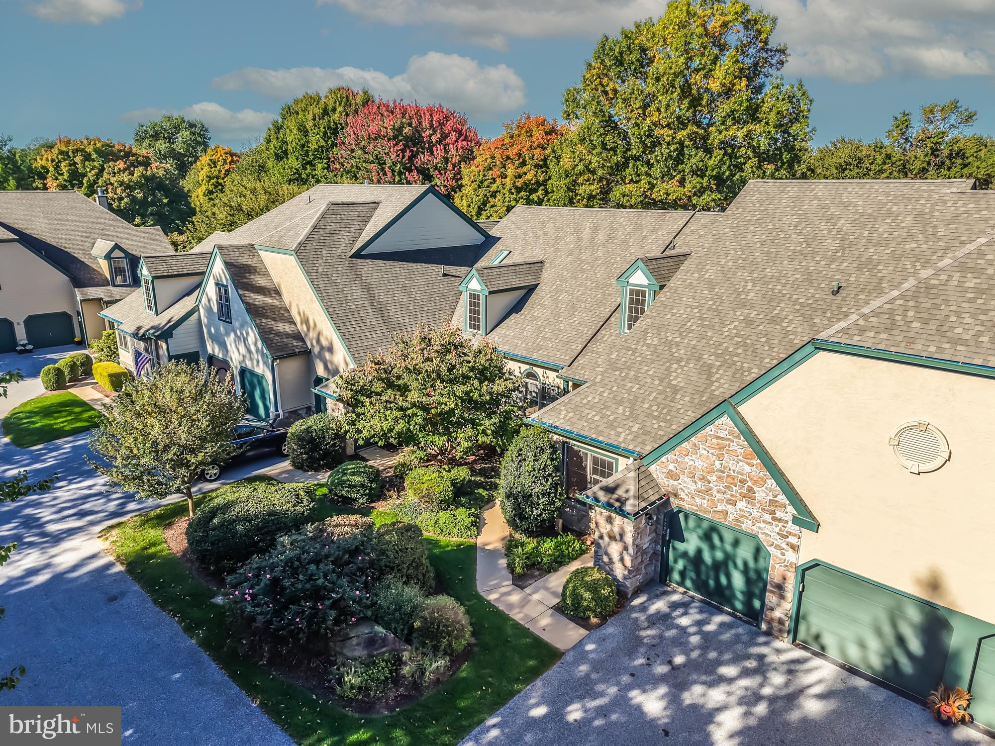 1290 ROBYNWOOD LANE 1290