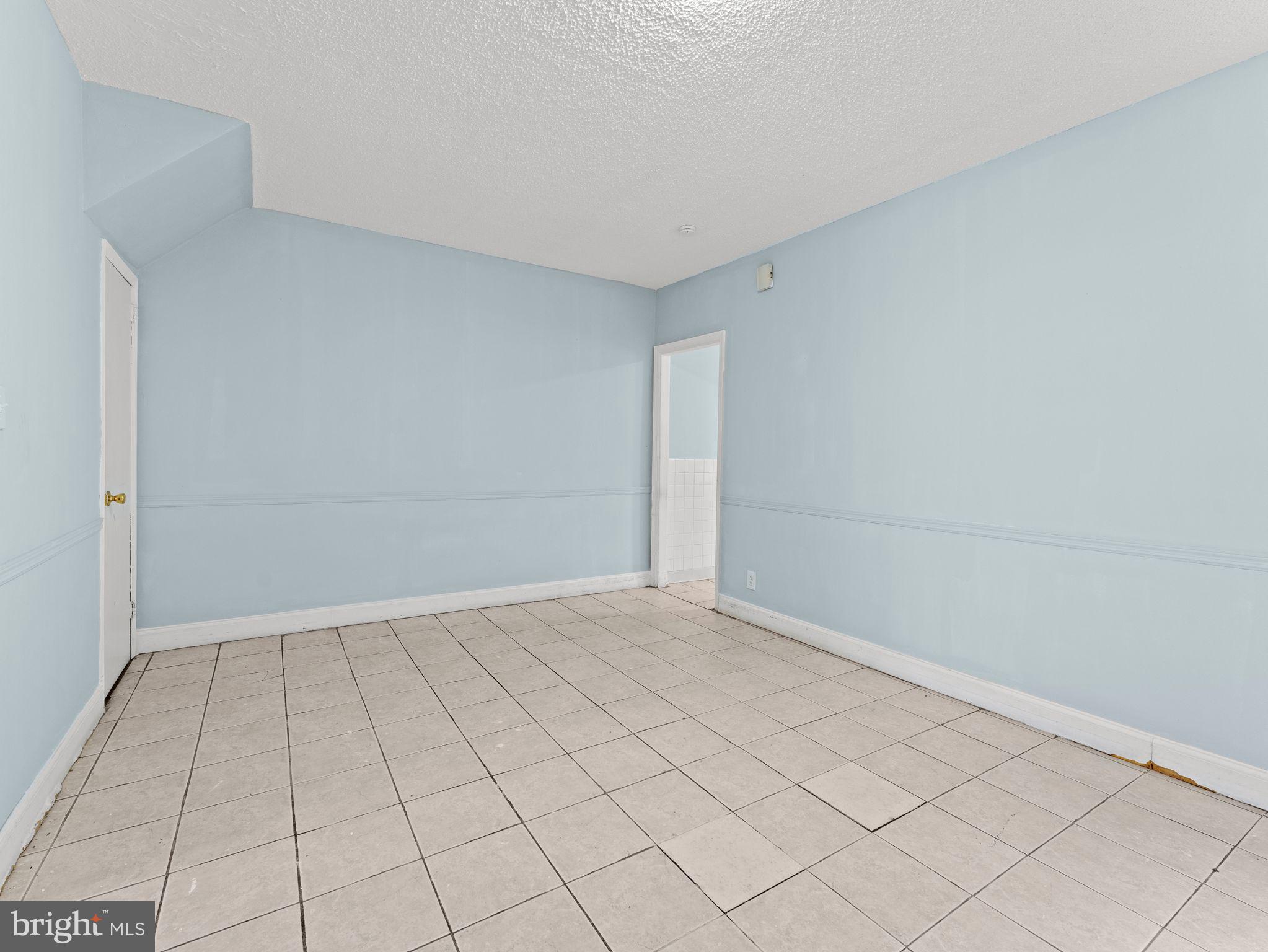 3552 CHIPPENDALE AVENUE