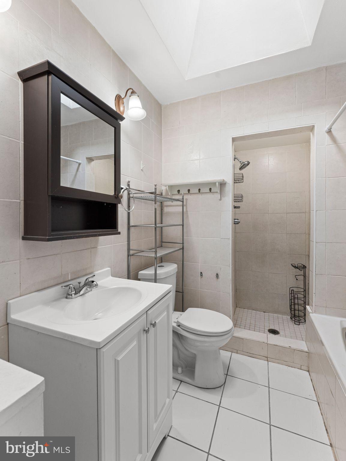 MAYFAIR (WEST) - Residential