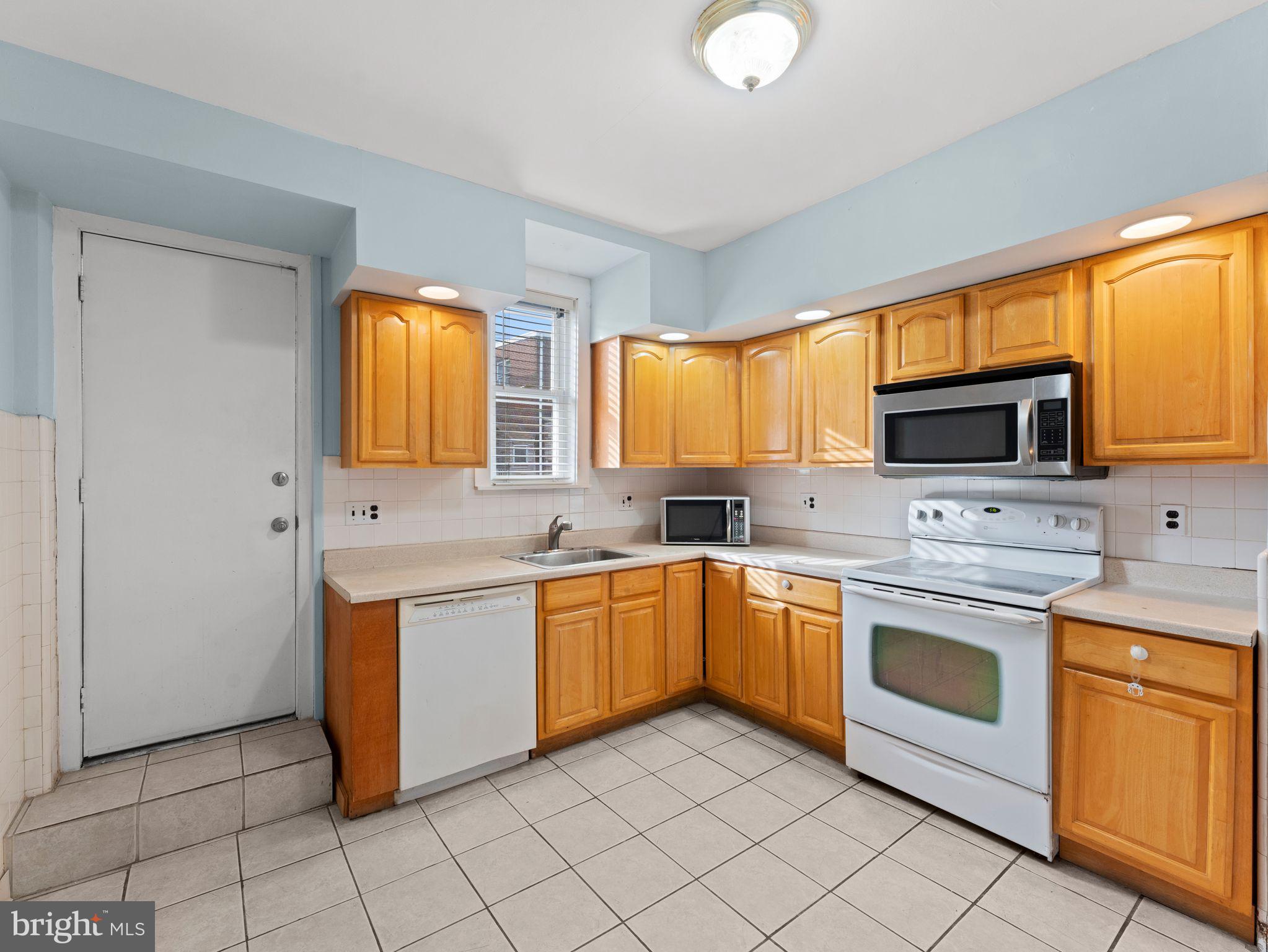 MAYFAIR (WEST) - Residential