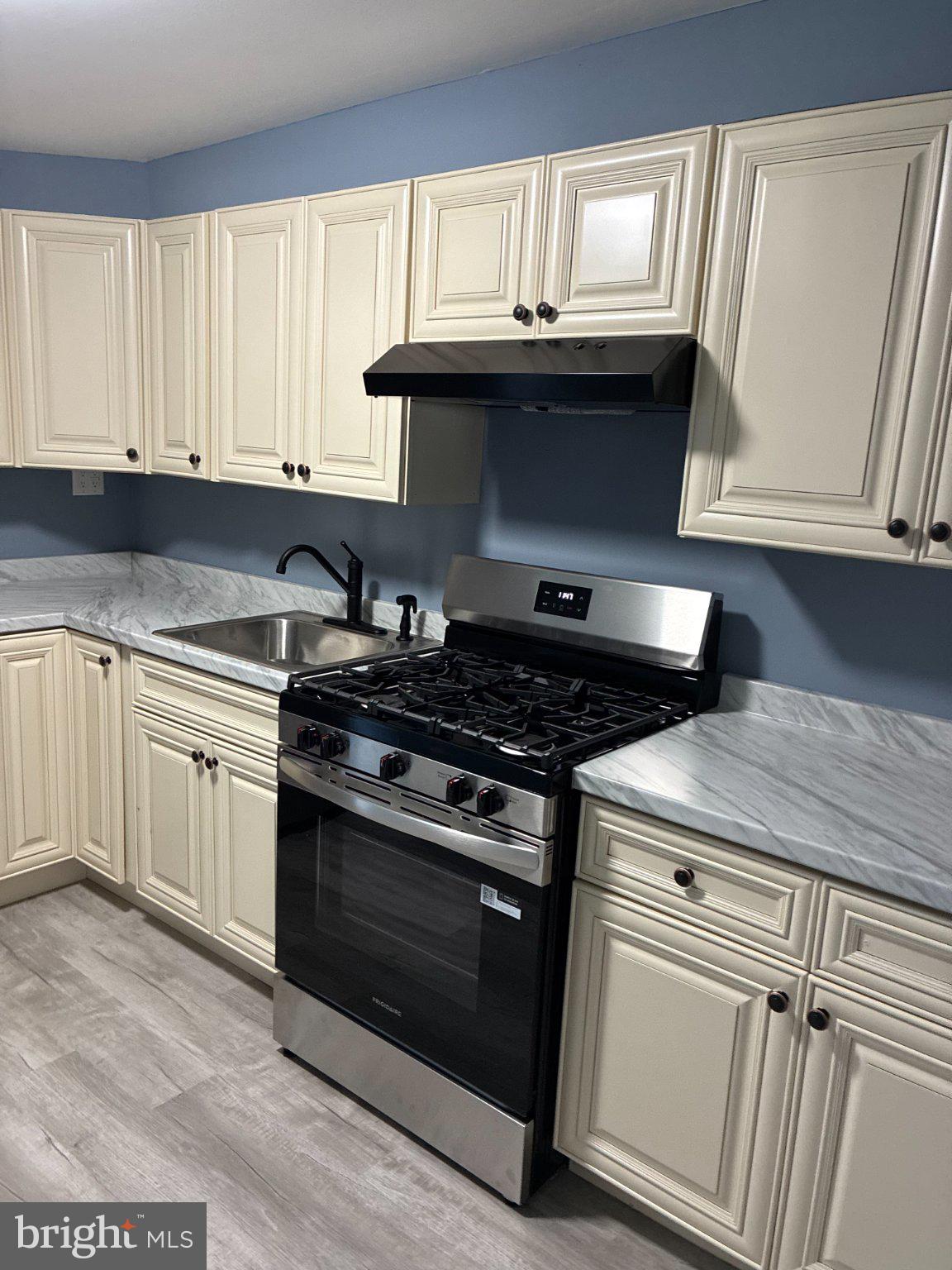 332 W 3RD STREET 0 1
