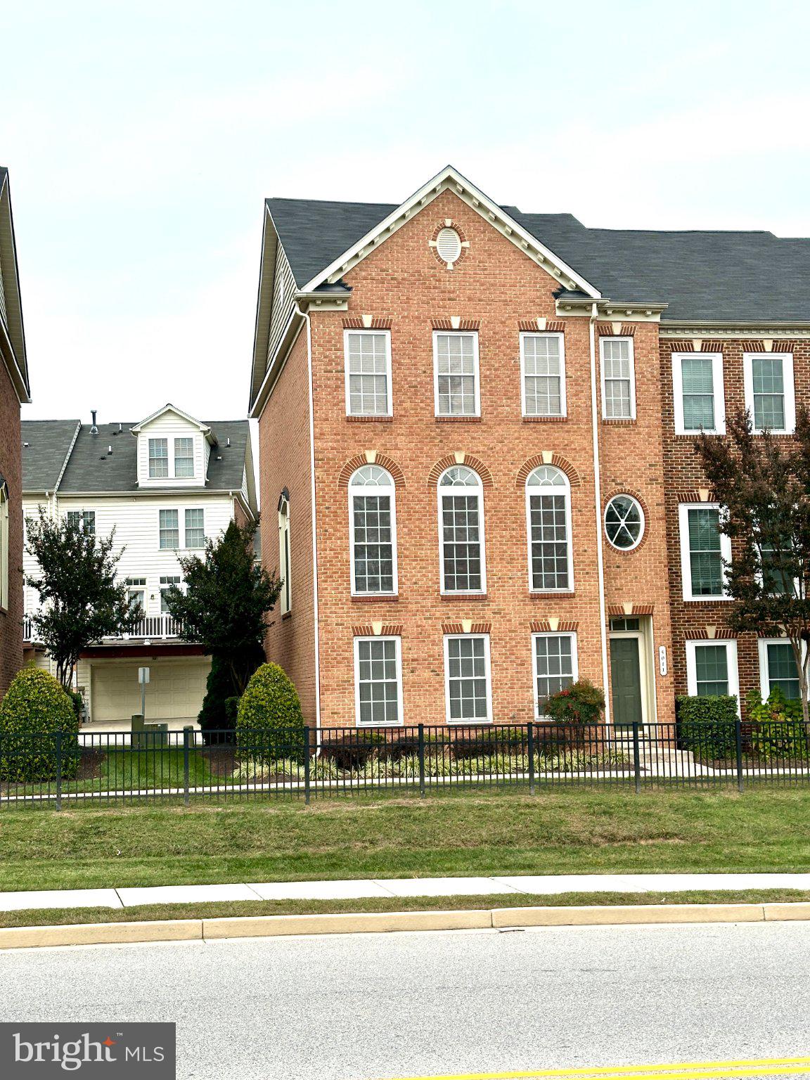 5011 CAMEO TERRACE 5011