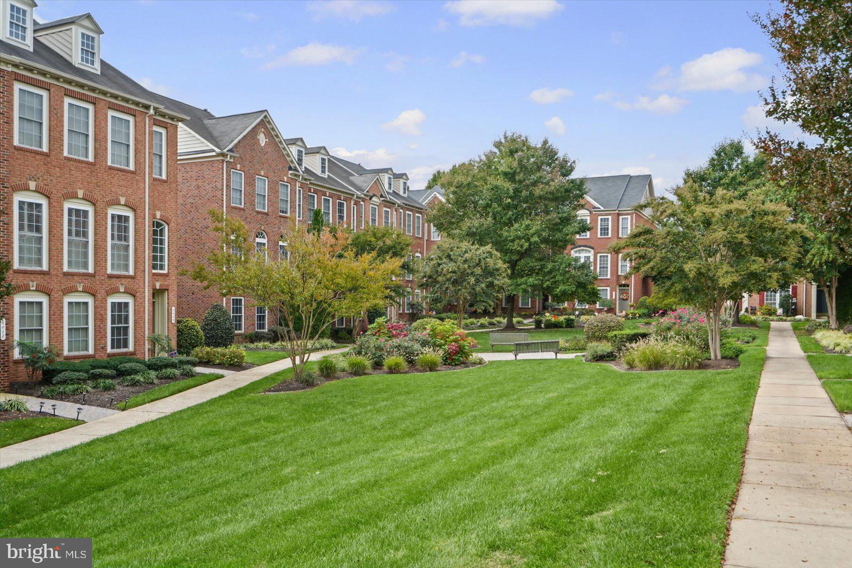 5011 CAMEO TERRACE 5011