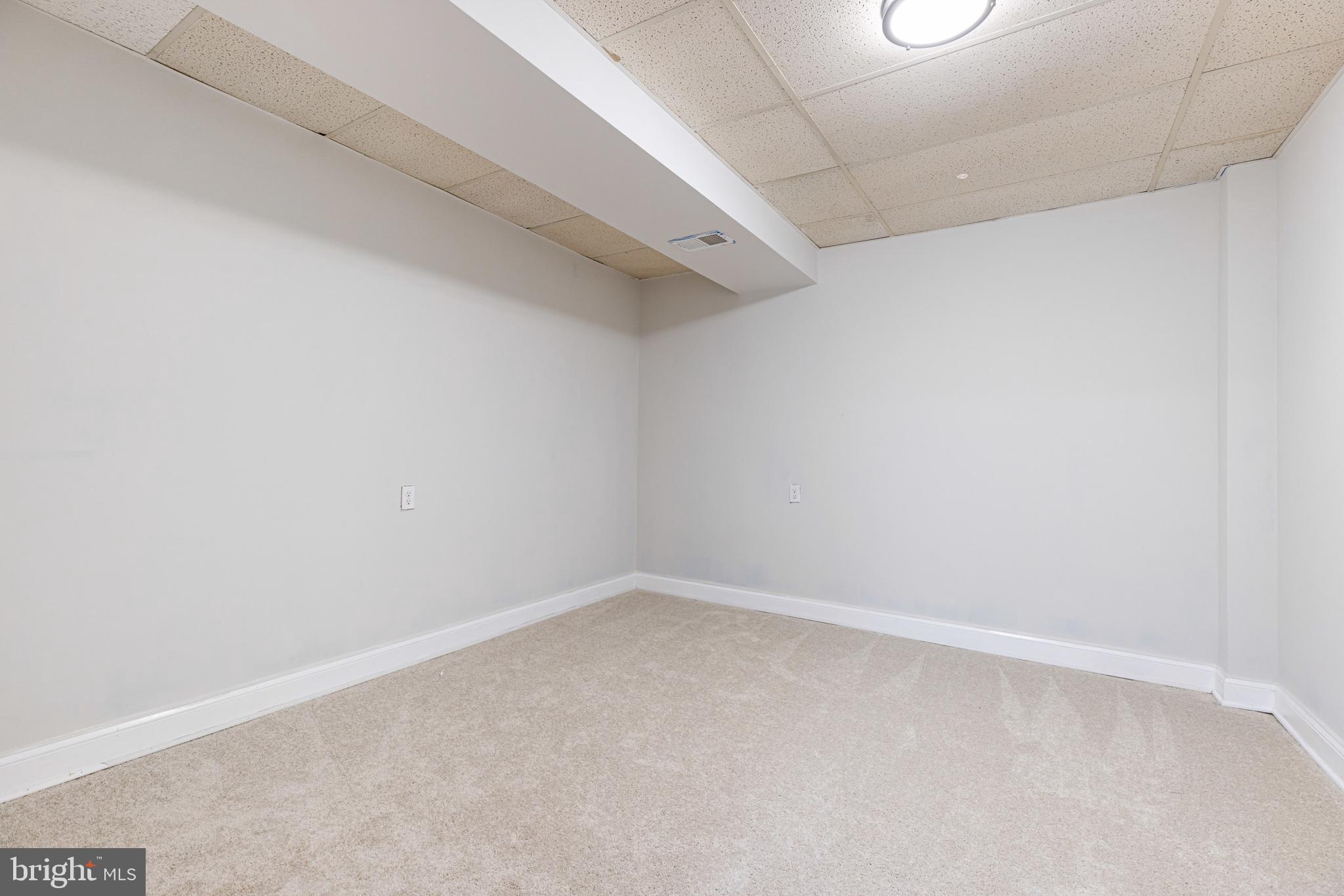 CALVERTON - Residential