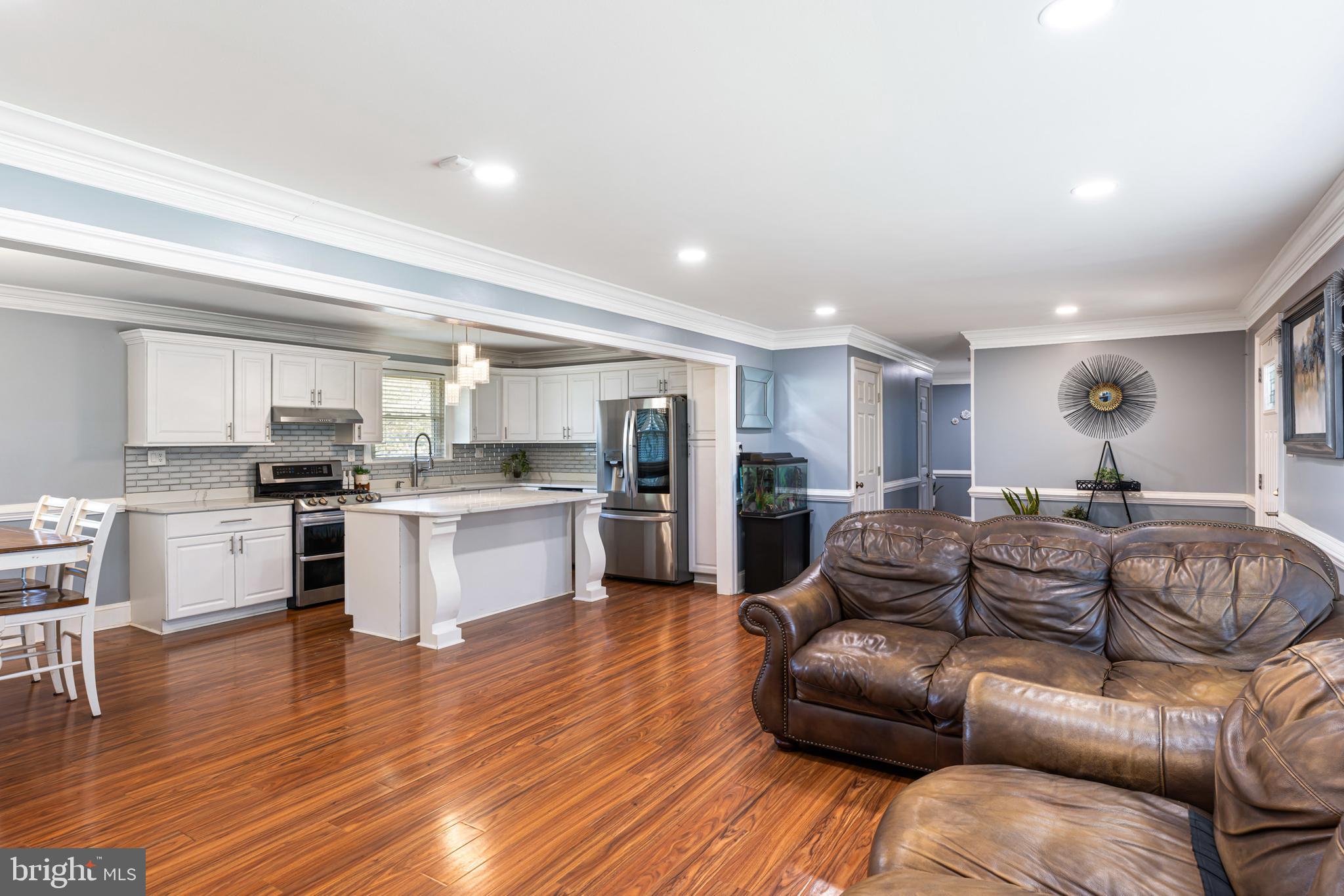 CALVERTON - Residential