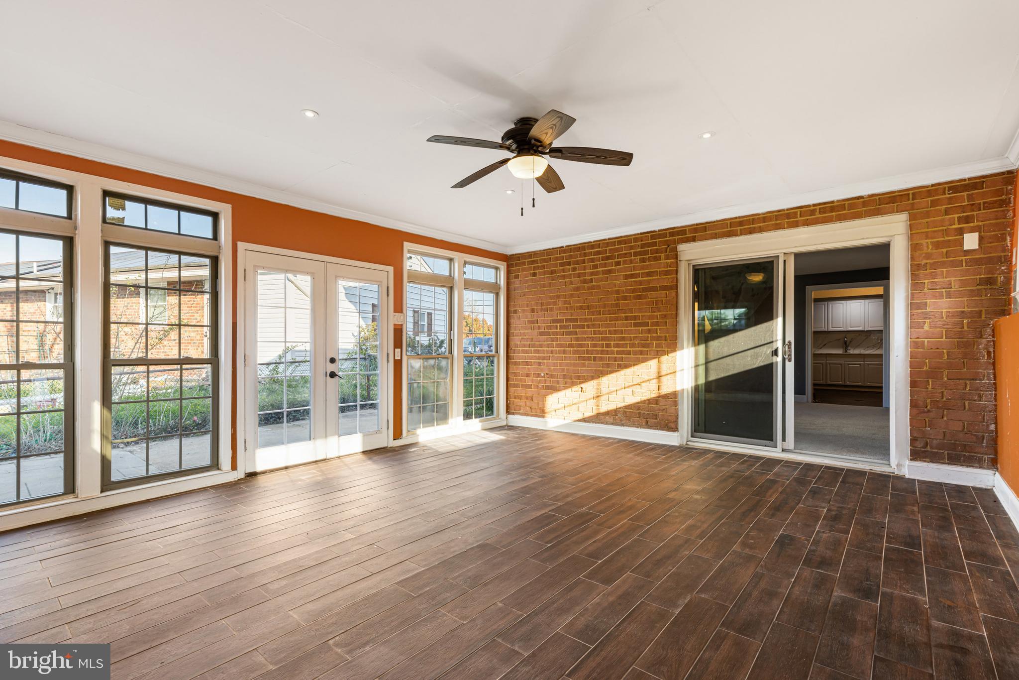 CALVERTON - Residential