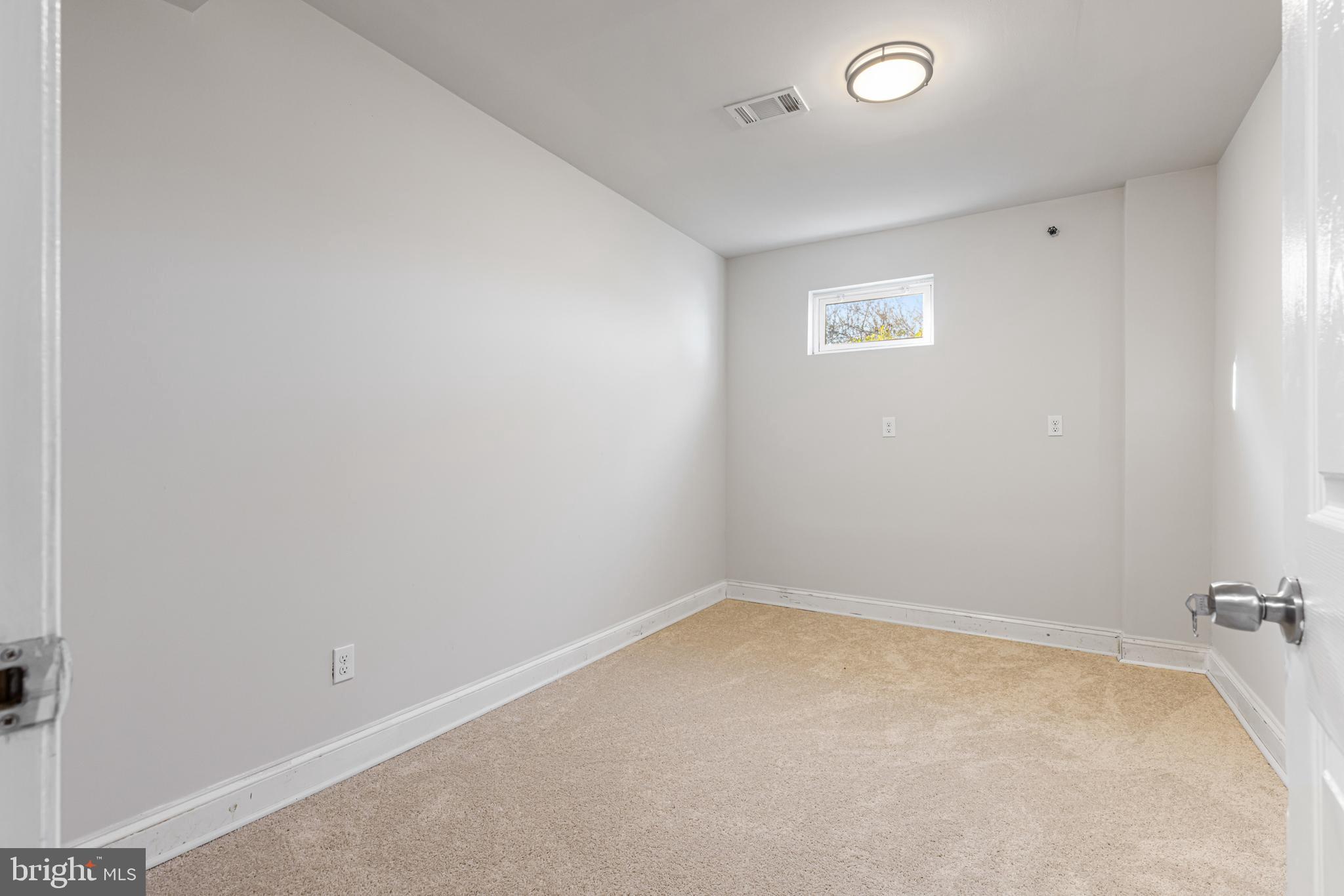 CALVERTON - Residential