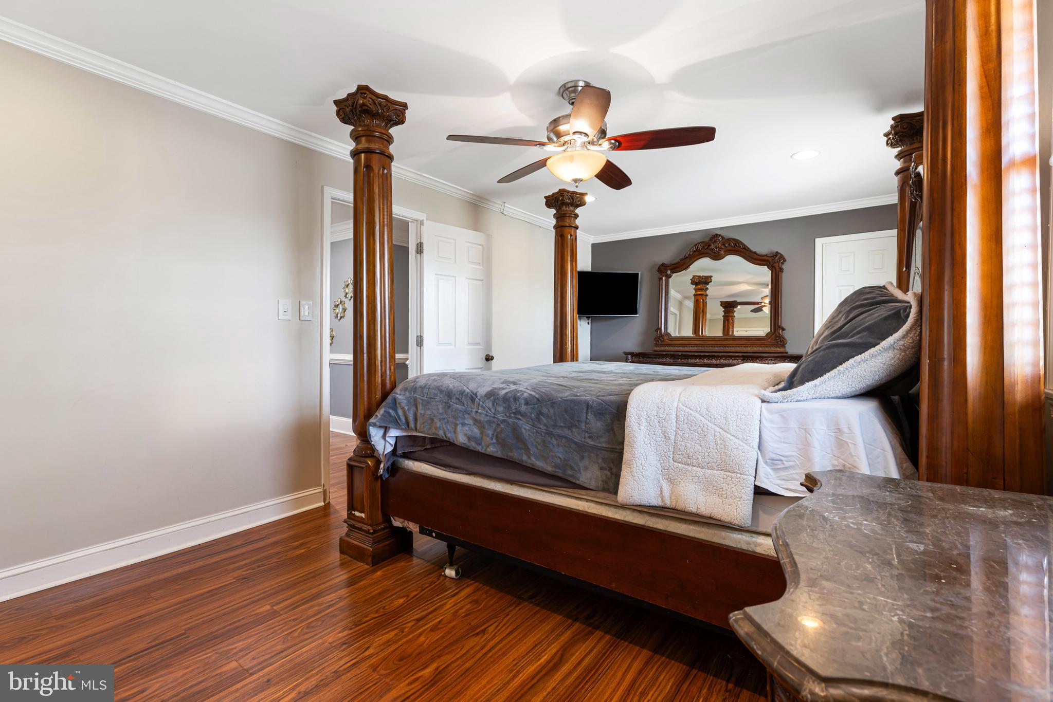 CALVERTON - Residential