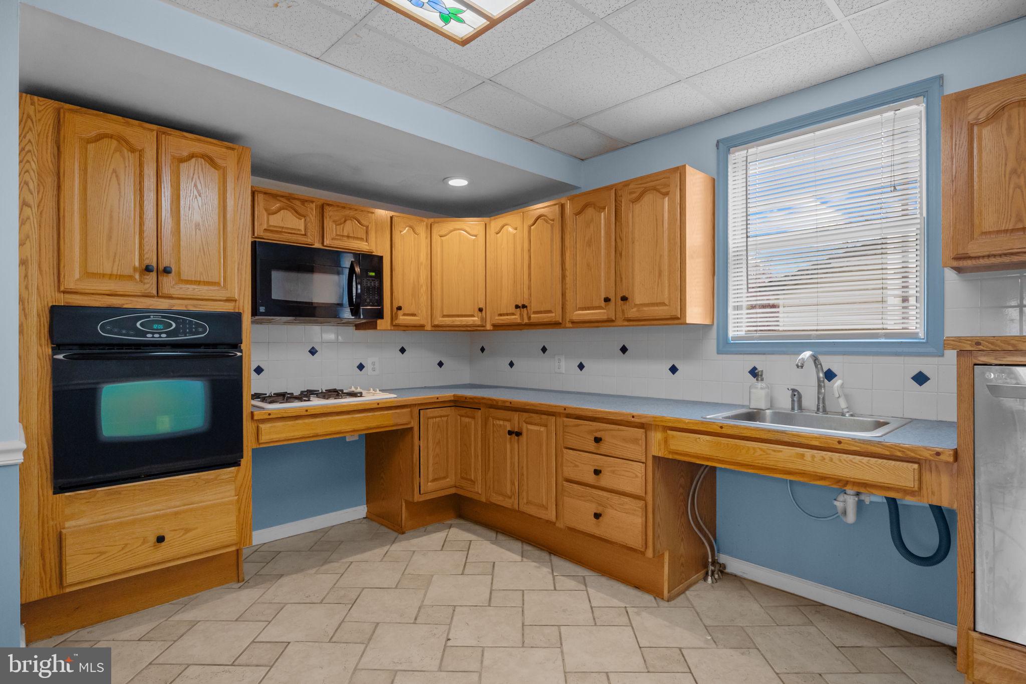 OVERLOOK HILLS - Residential