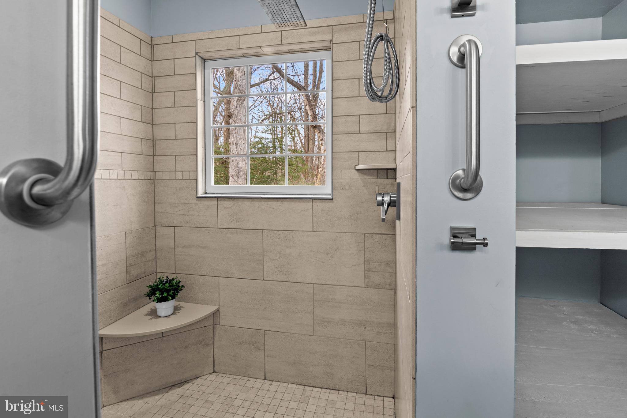 WATERS EDGE - Residential