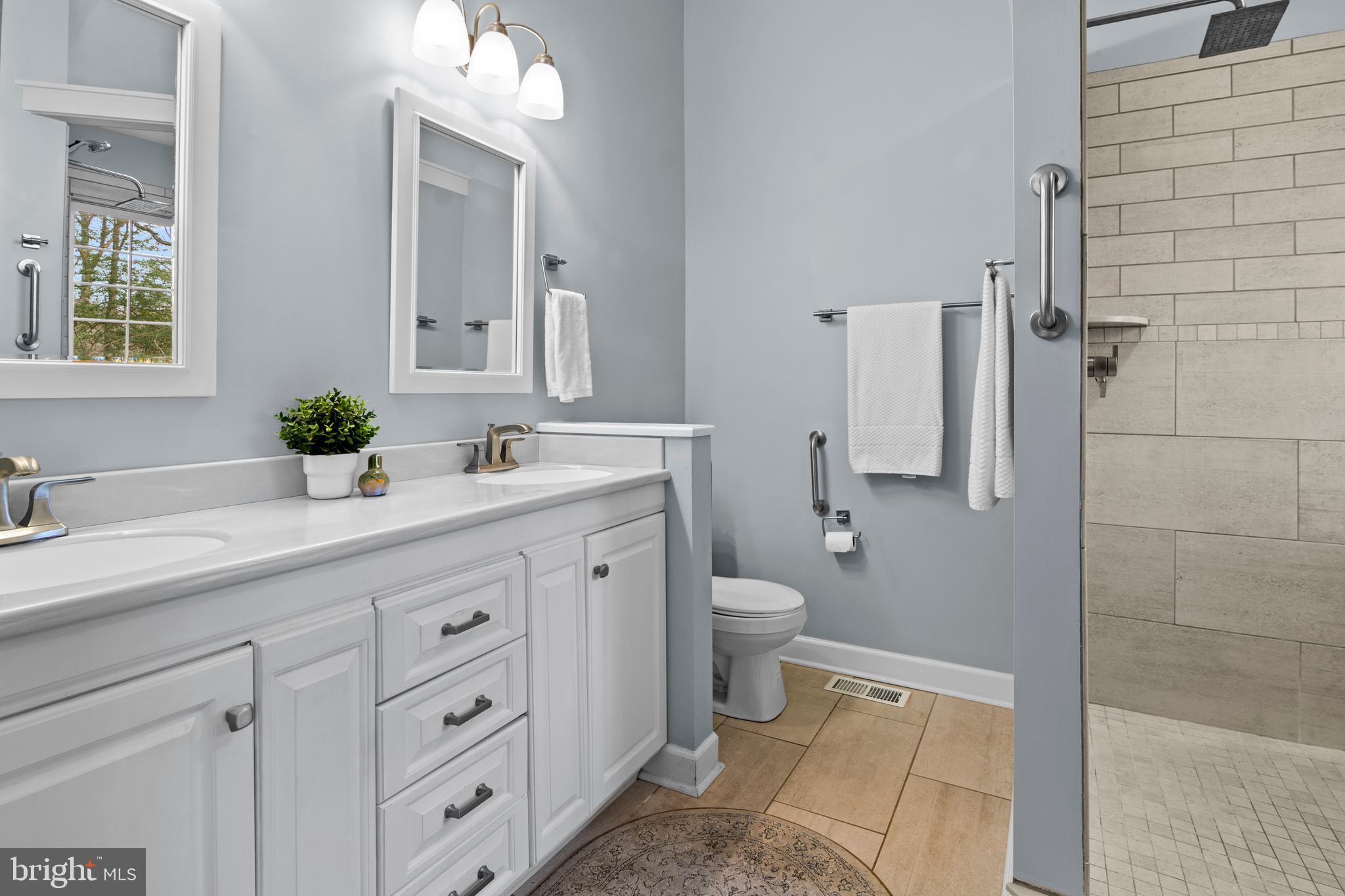 WATERS EDGE - Residential