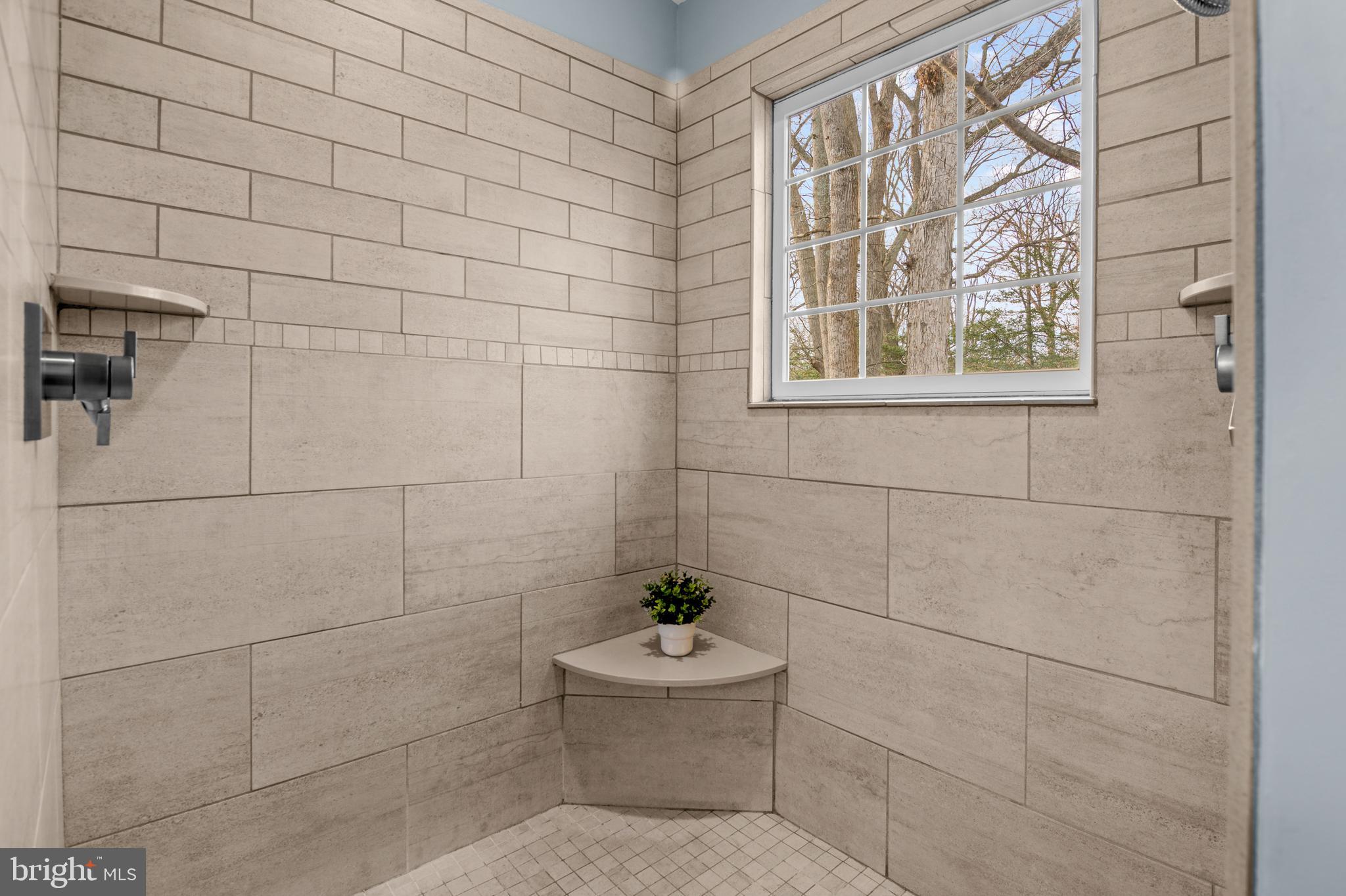 WATERS EDGE - Residential