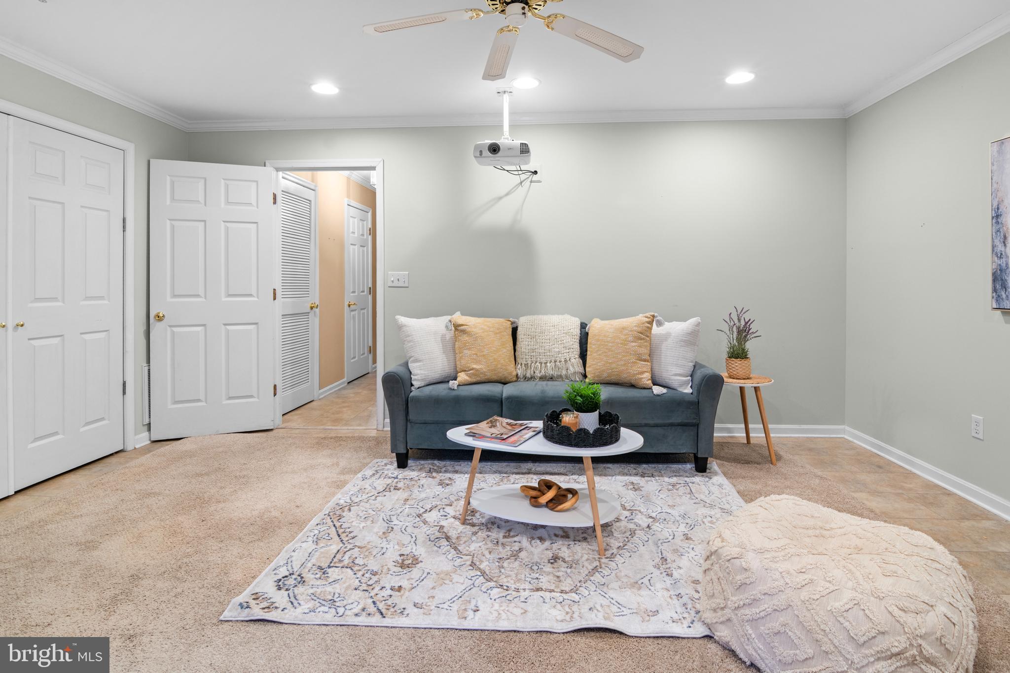 WATERS EDGE - Residential