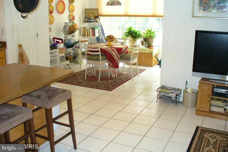 GREAT FALLS CHASE - Residential Lease