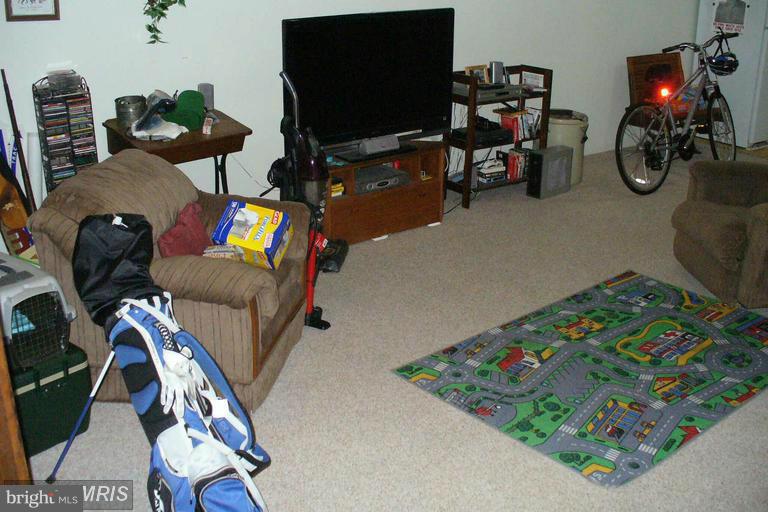 GREAT FALLS CHASE - Residential Lease