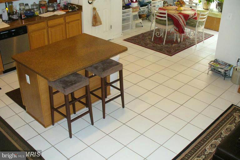 GREAT FALLS CHASE - Residential Lease