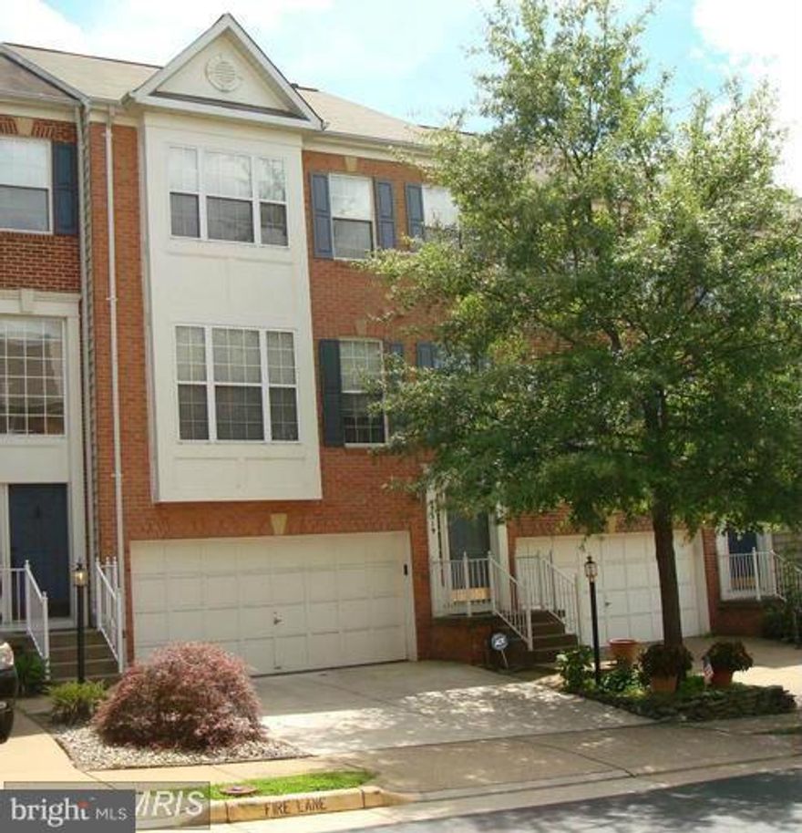 Lovely 3BR/3BA Townhome containing over 2,700 sq. ft. in super Great Falls Chase location. Well maintained townhouse with two car garage within walking distance to the Great Falls Plaza shopping center; and all amenities in Cascades and Lowes Island.