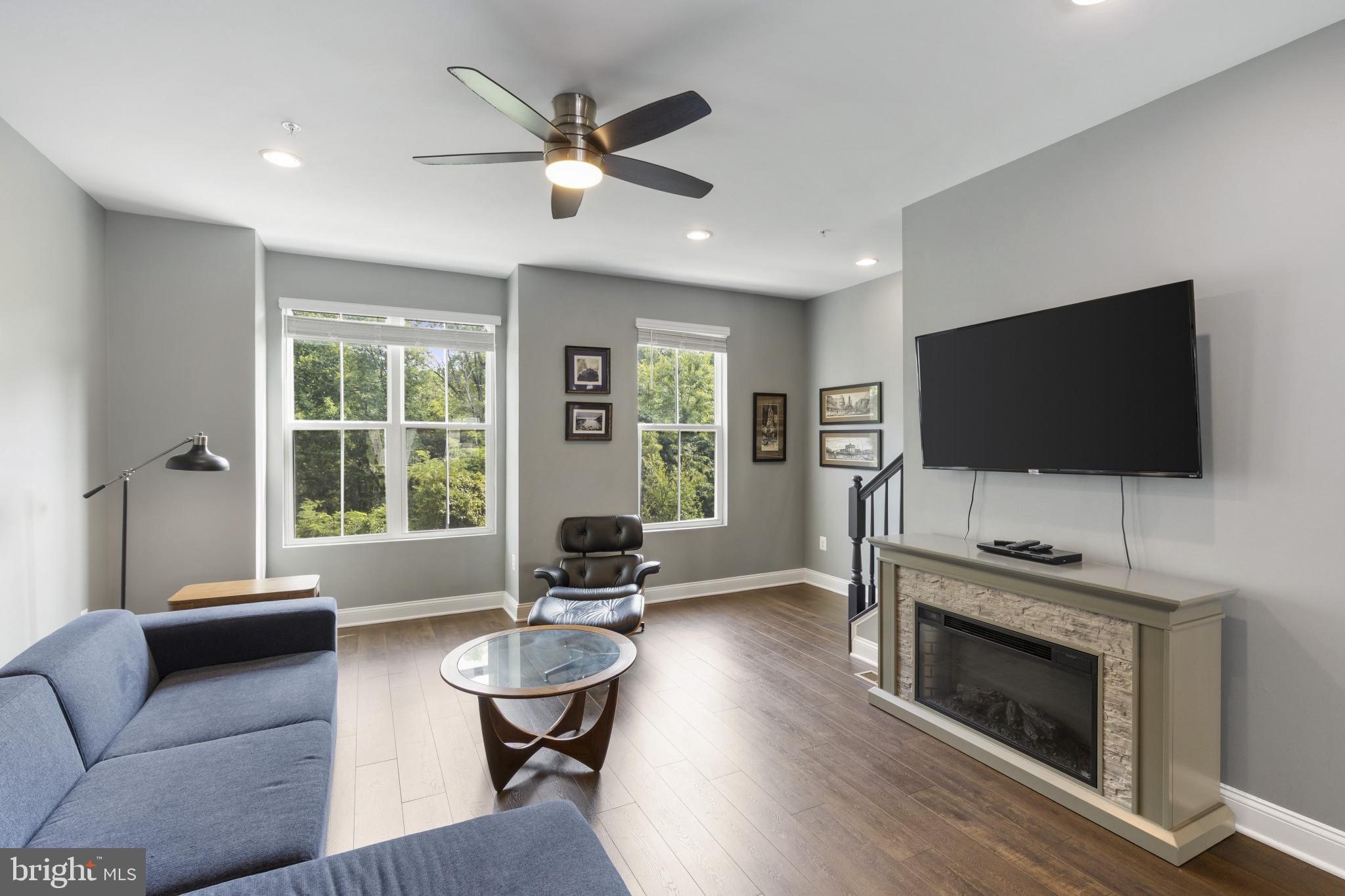 OXFORD SQUARE - Residential