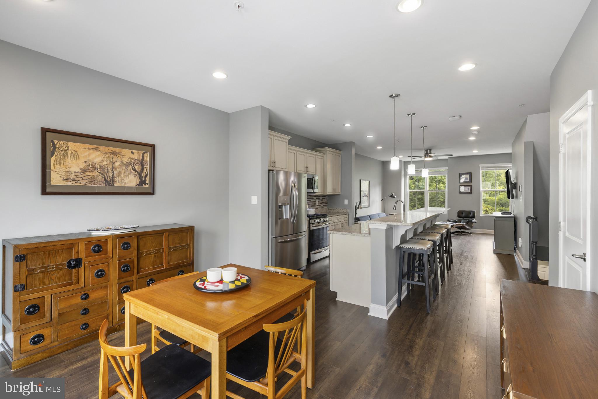 OXFORD SQUARE - Residential