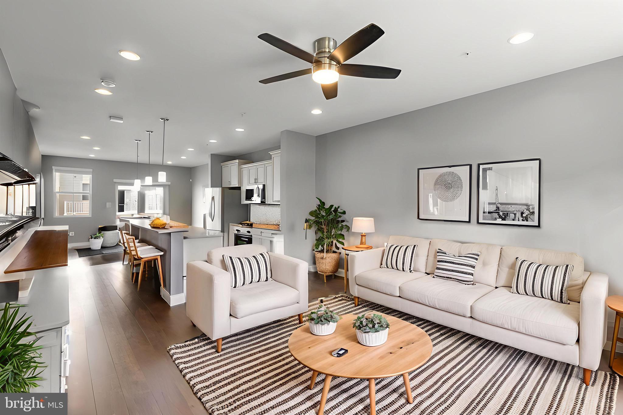 OXFORD SQUARE - Residential