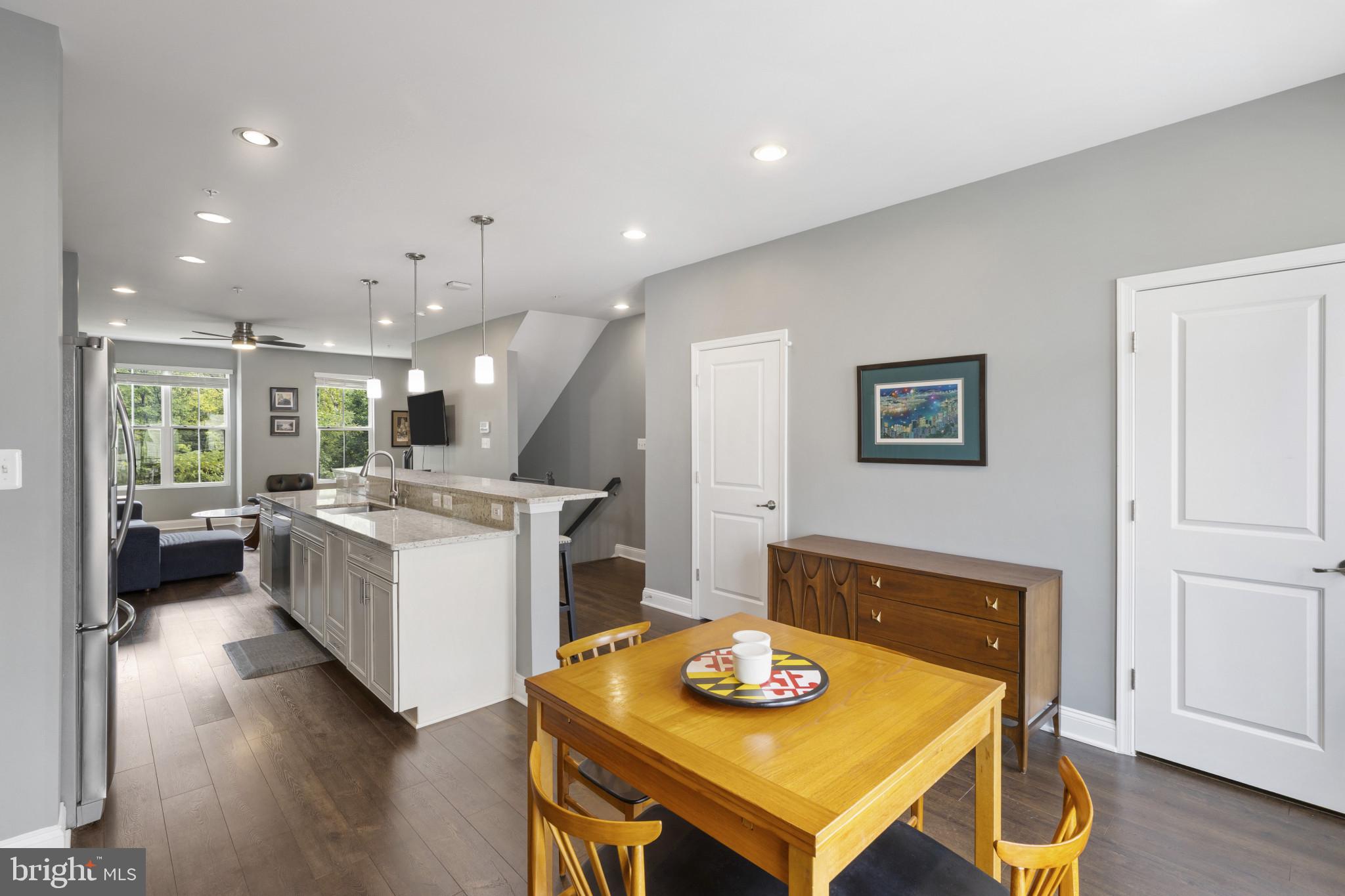 OXFORD SQUARE - Residential