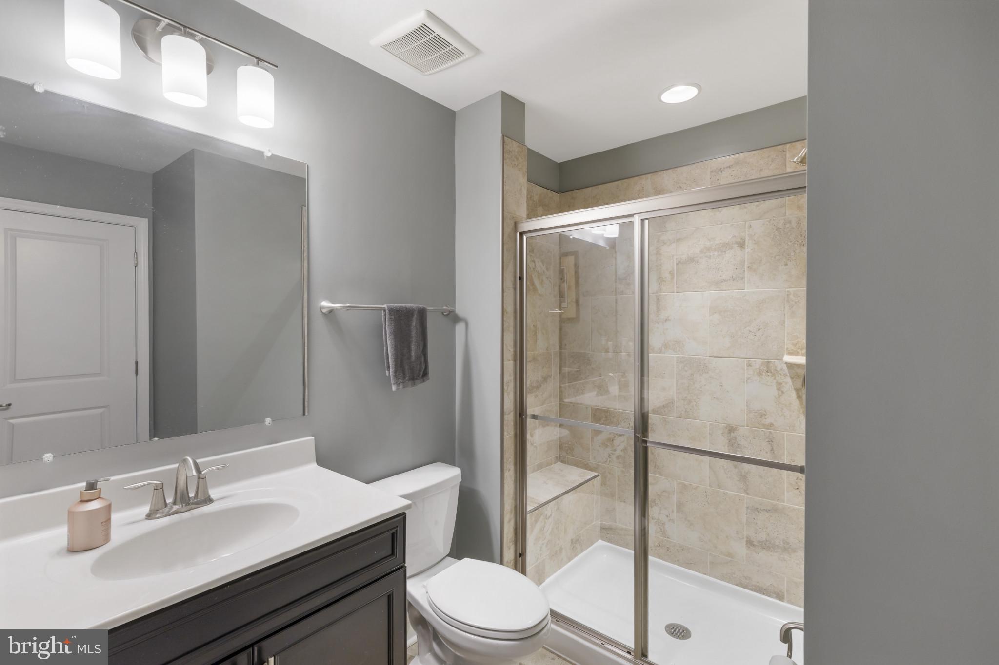 OXFORD SQUARE - Residential