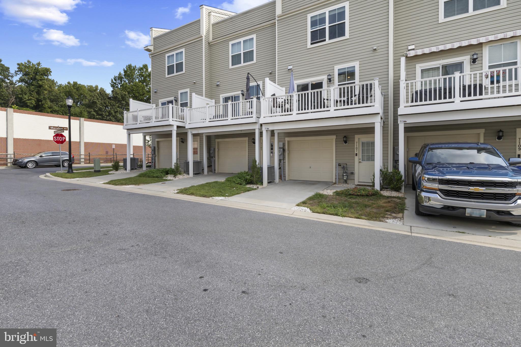 OXFORD SQUARE - Residential