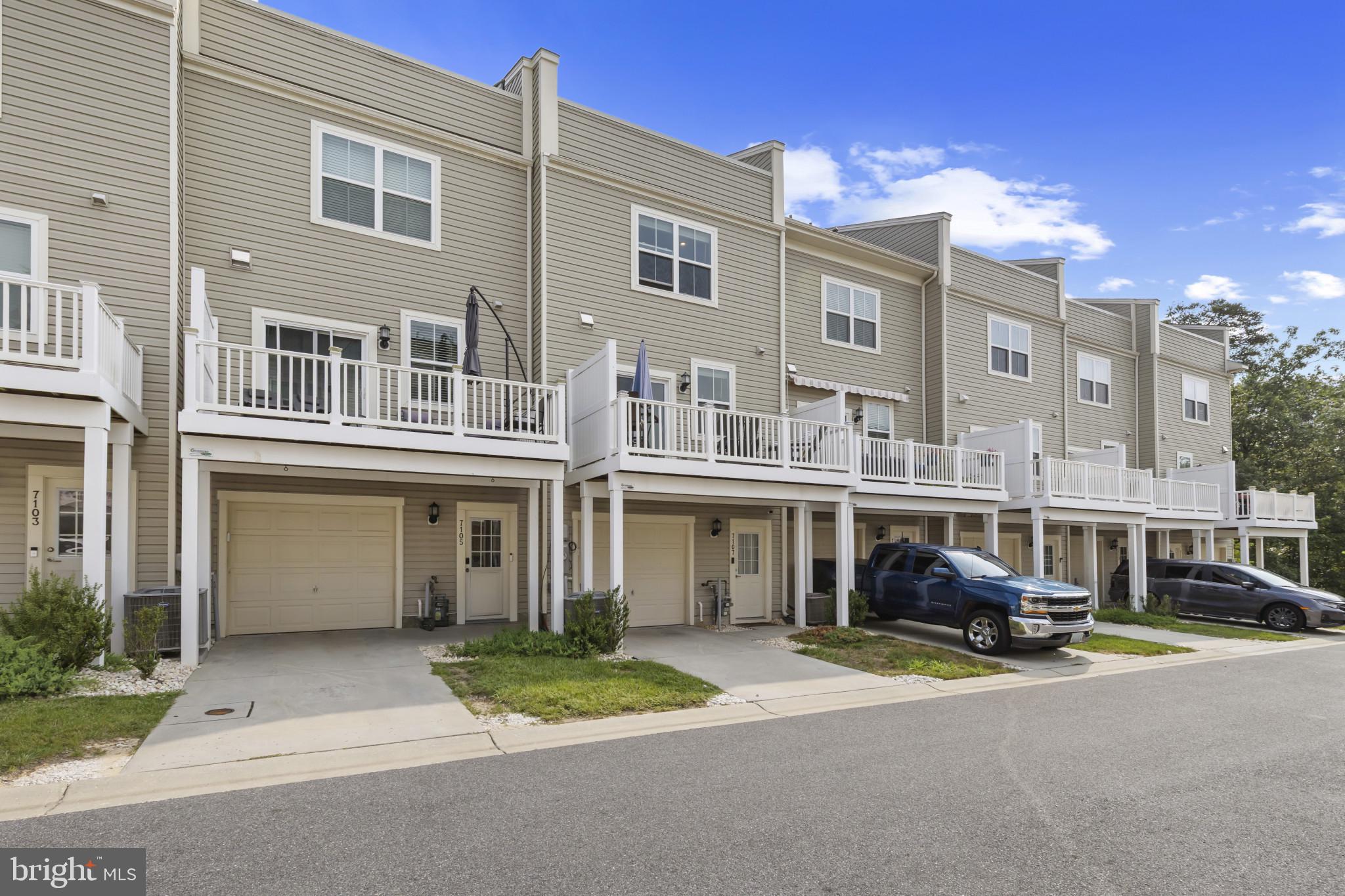 OXFORD SQUARE - Residential