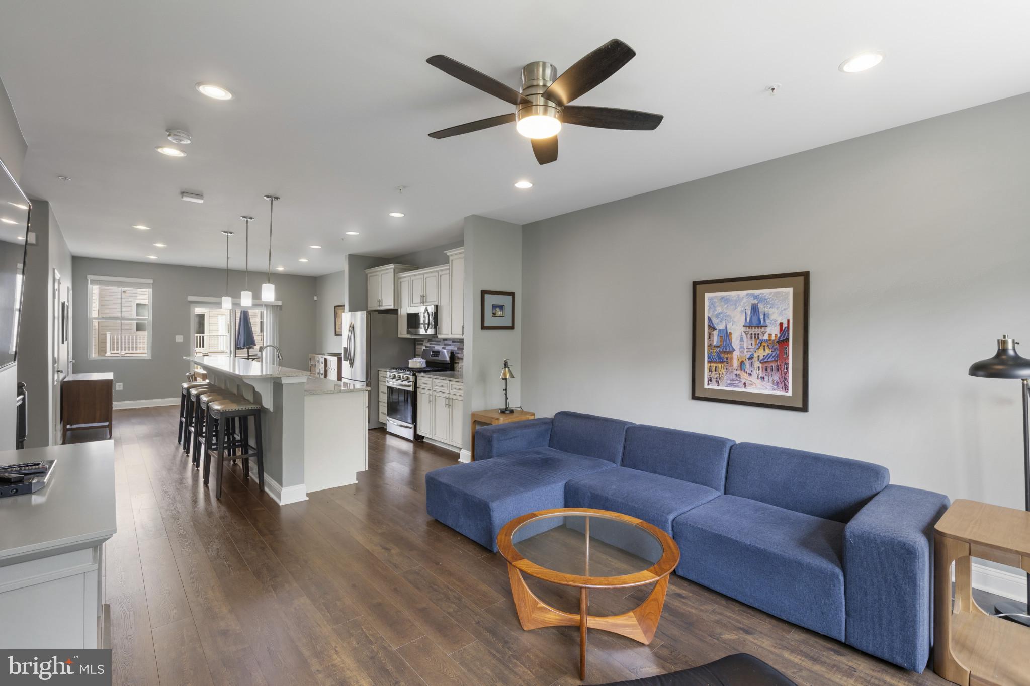 OXFORD SQUARE - Residential