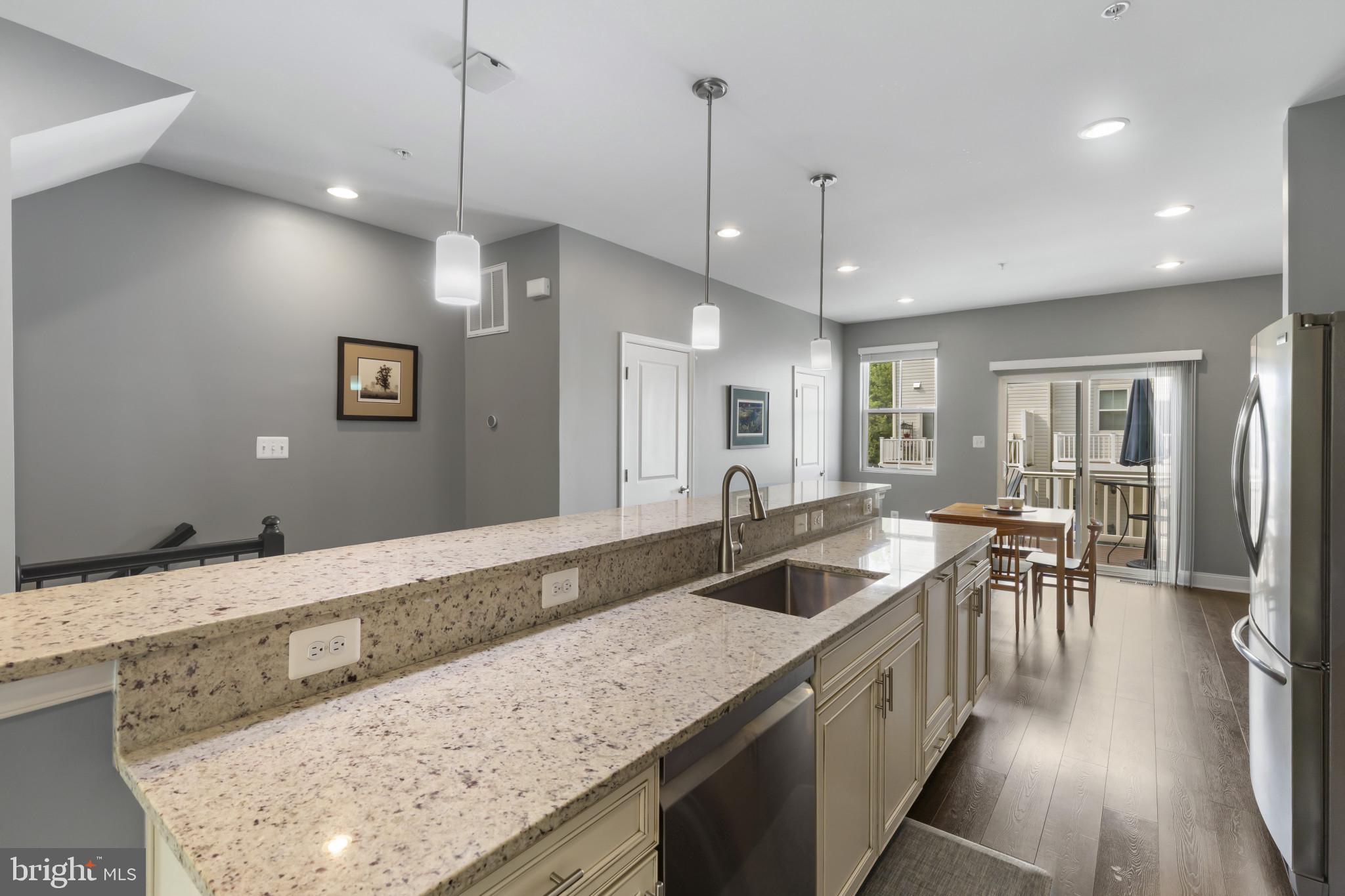 OXFORD SQUARE - Residential