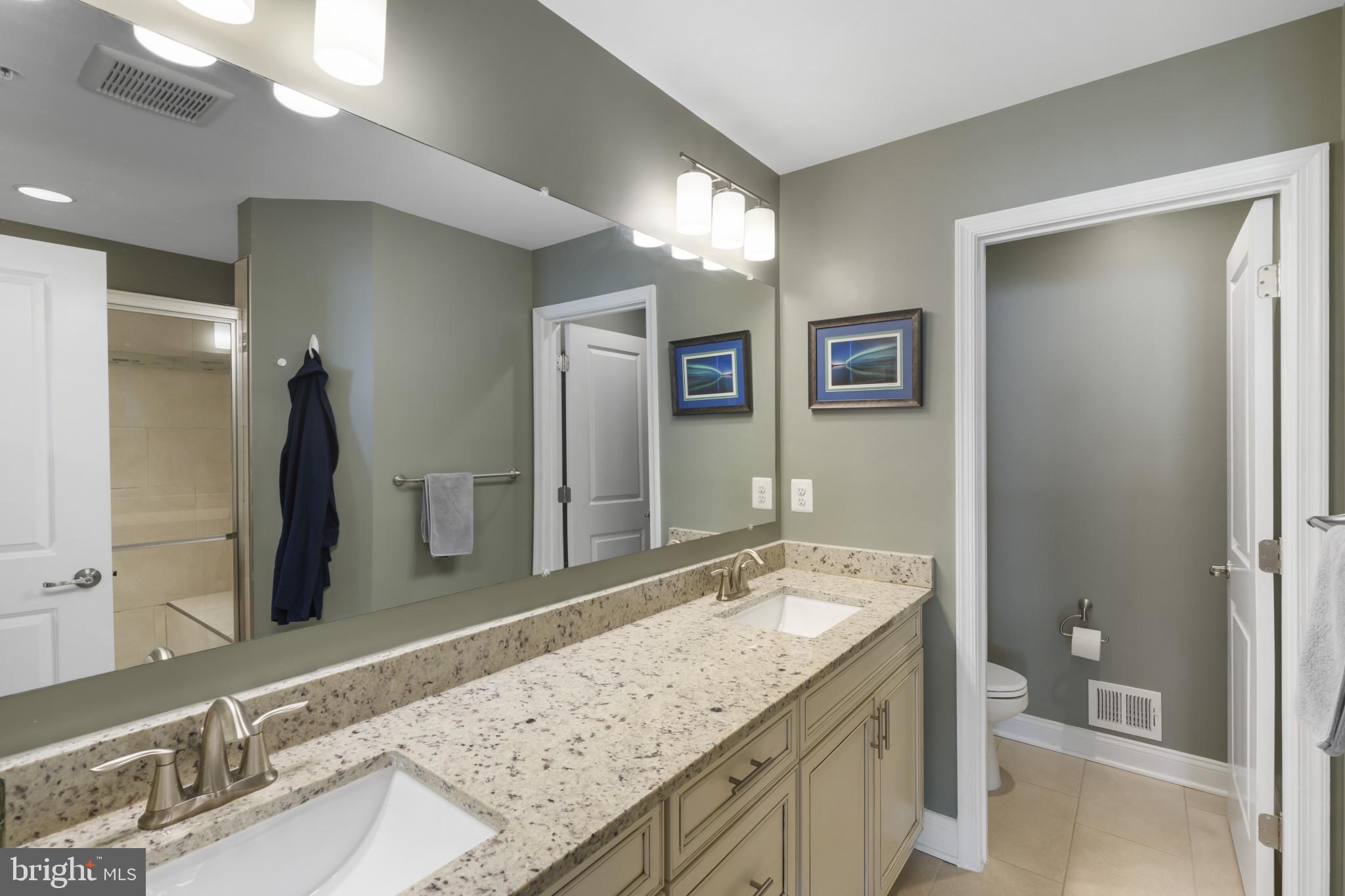 OXFORD SQUARE - Residential