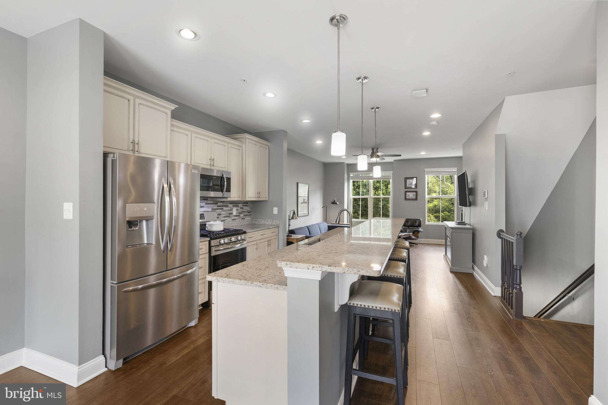 OXFORD SQUARE - Residential