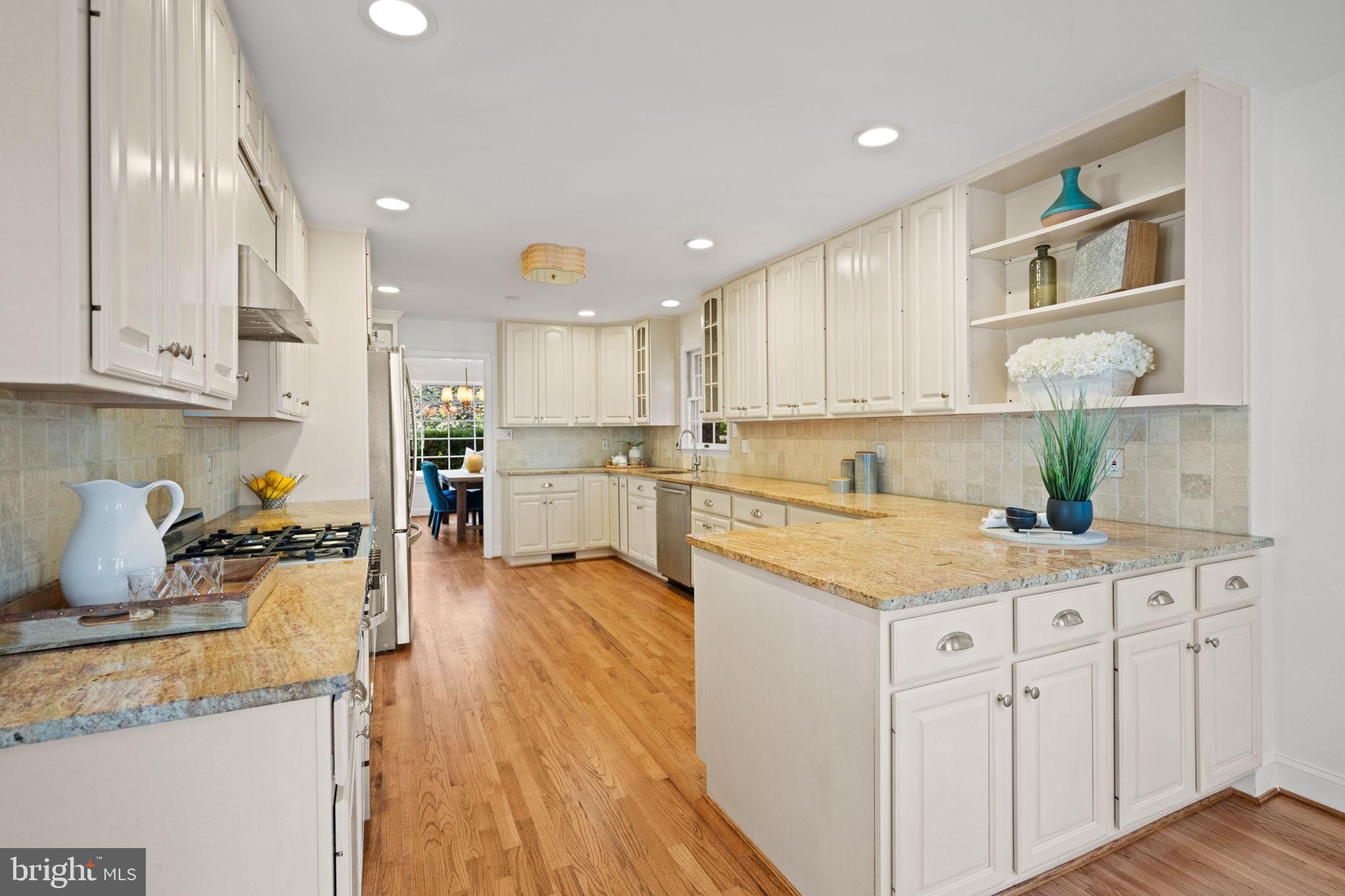 GREENWICH FOREST - Residential